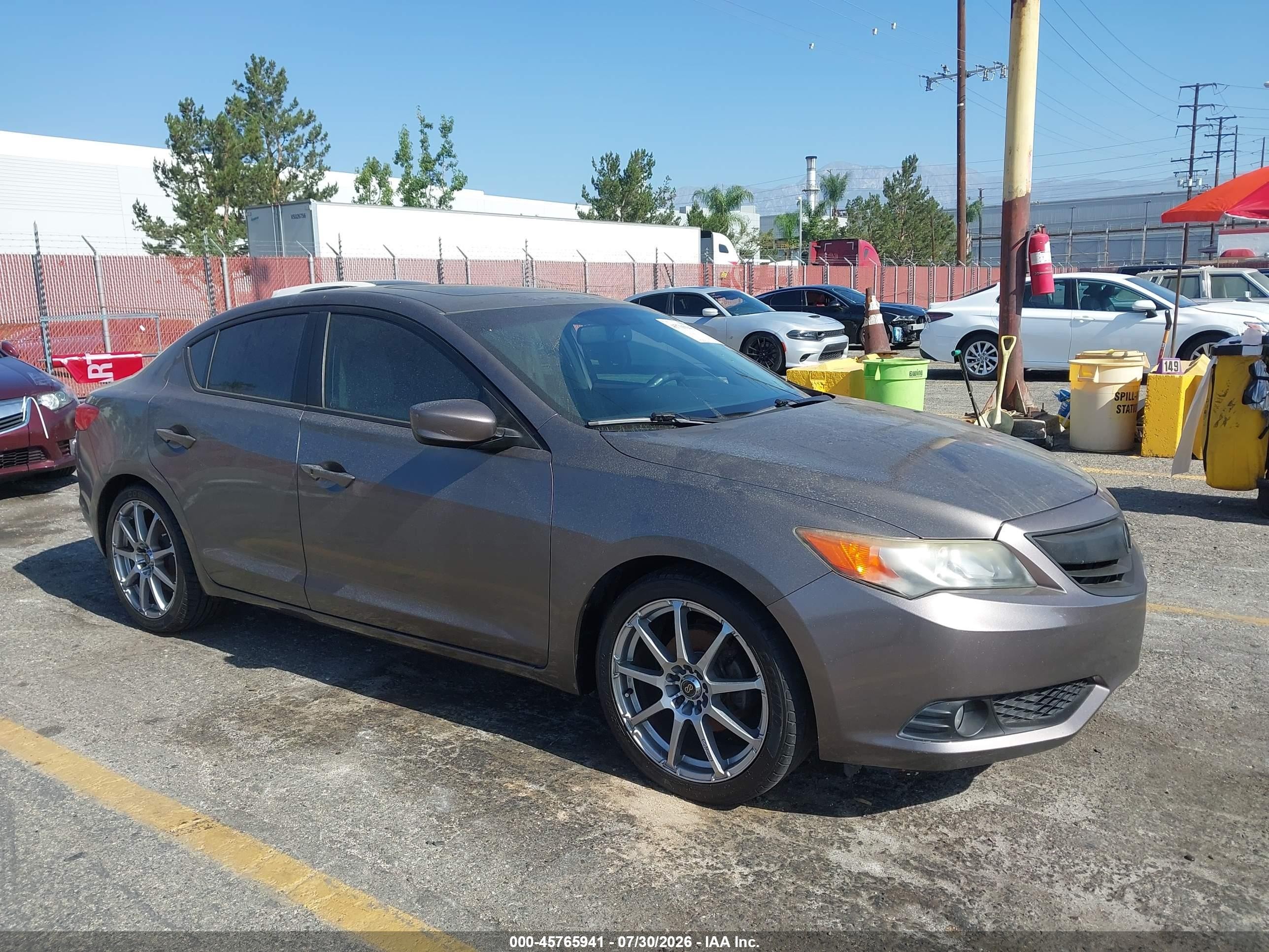 2013 Acura ILX Premium, VIN 19VDE1F53DE016162 — Normal wear