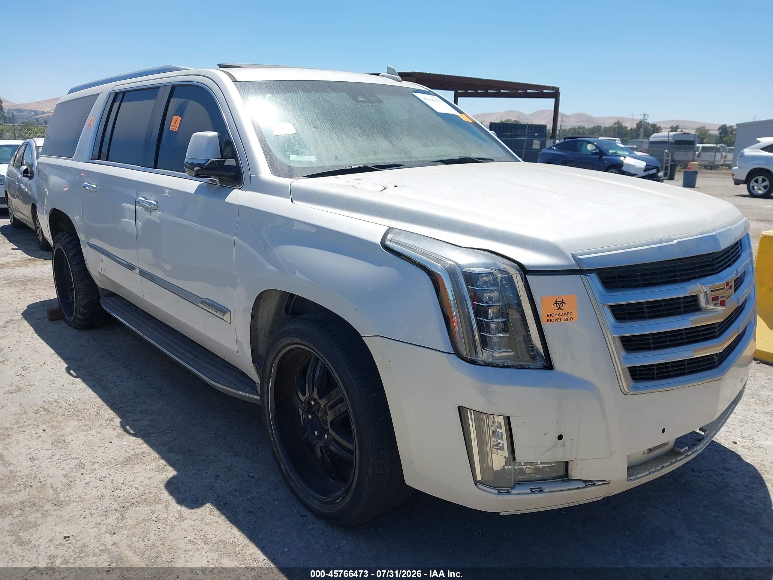 2016 Cadillac Escalade ESV Luxury Collection, VIN 1GYS4HKJ5GR374251 — Normal wear
