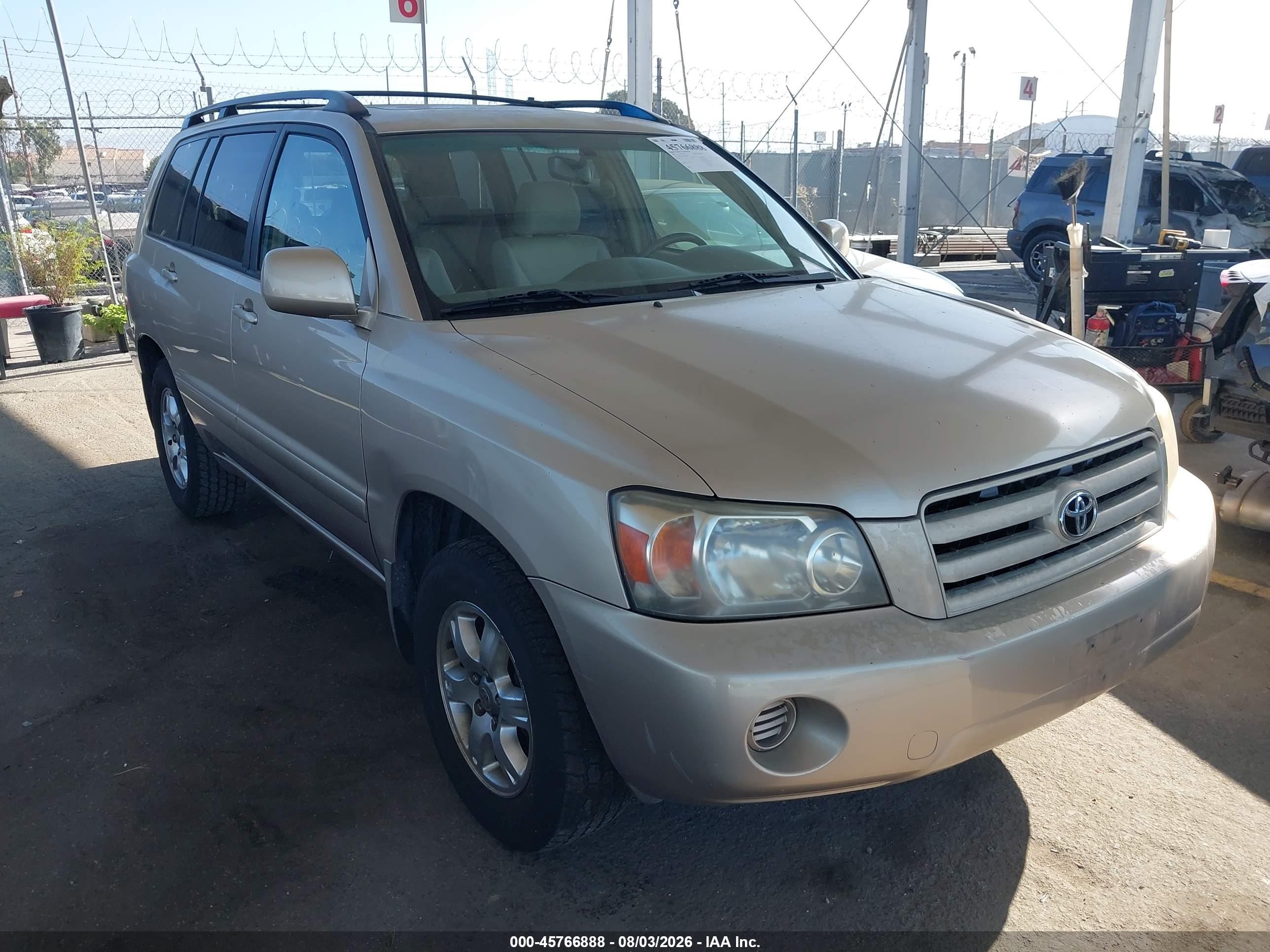 2005 Toyota Highlander, VIN JTEDP21AX50054618 — Front end