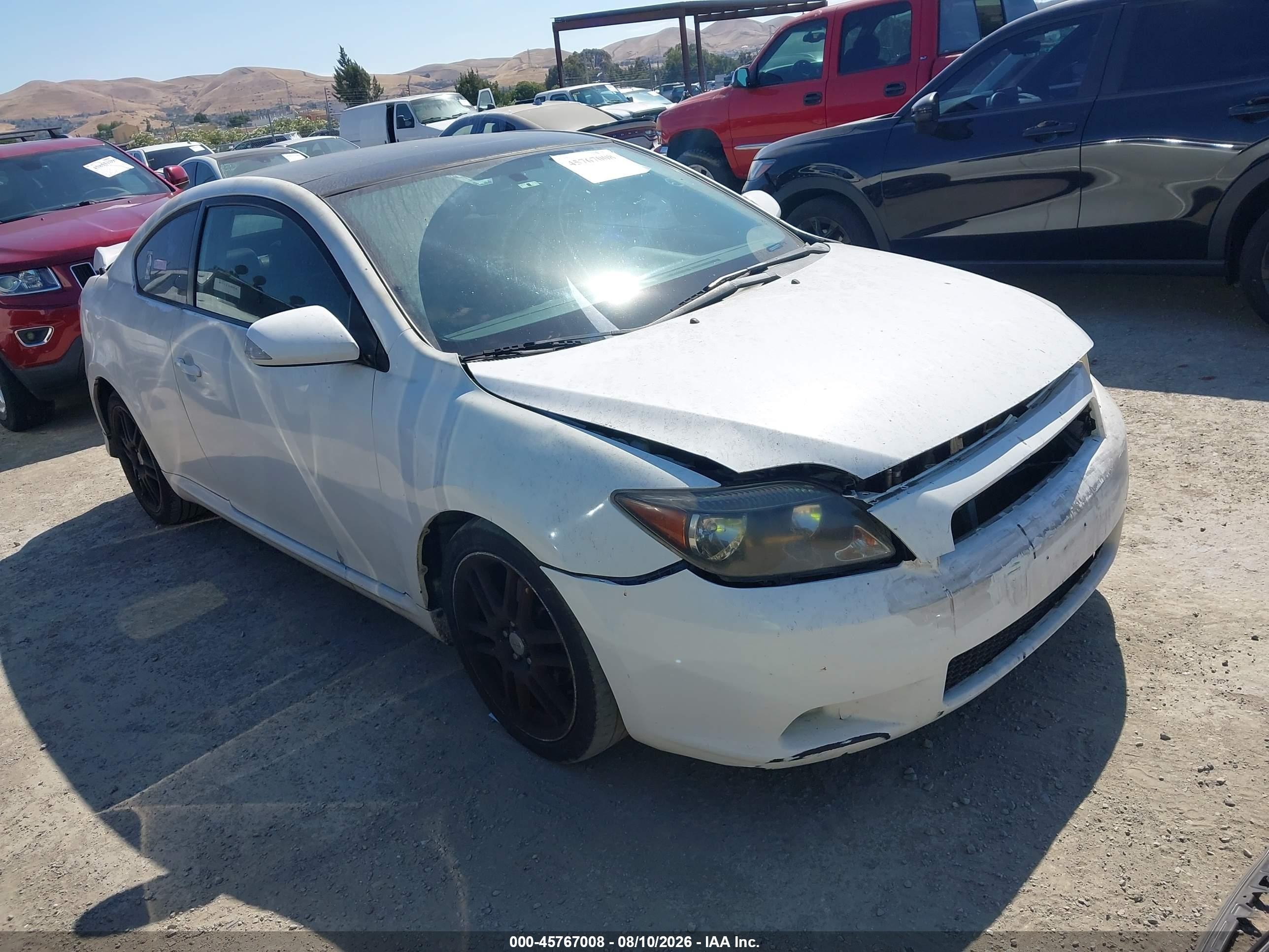 2006 Scion tC, VIN JTKDE177560103167 — Front end