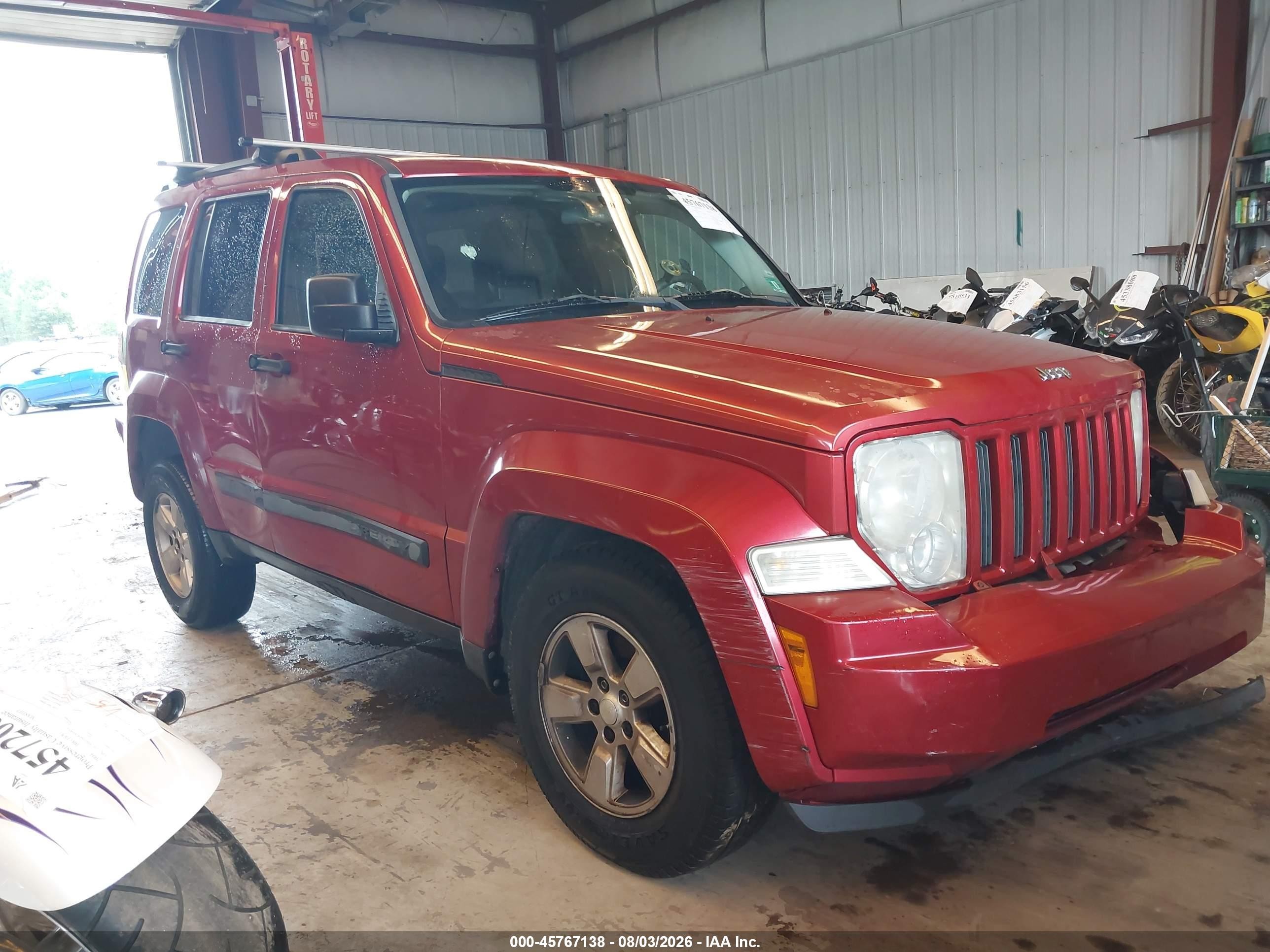 2010 Jeep Liberty Sport, VIN 1J4PN2GK2AW102766 — Front end