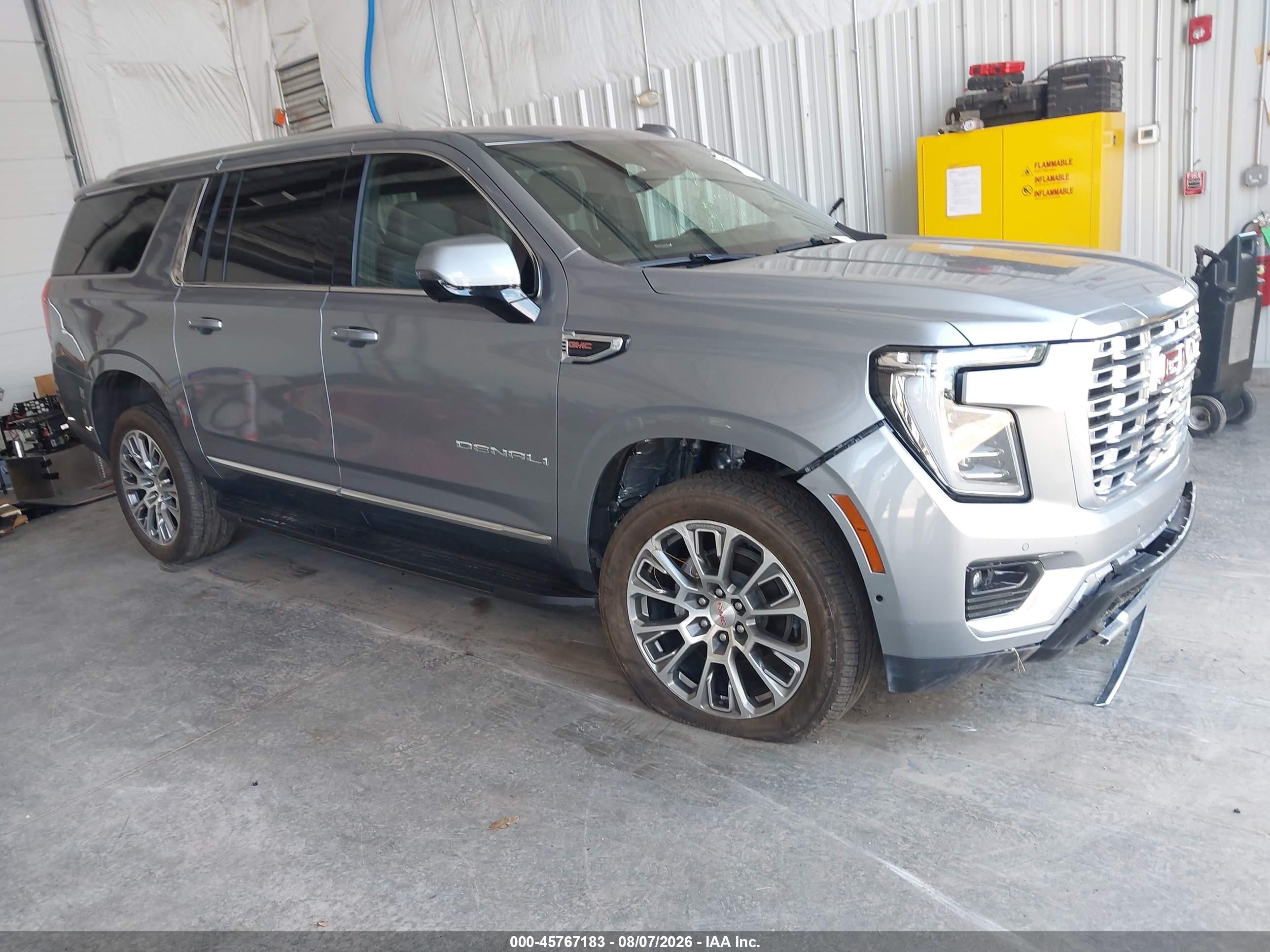 2025 GMC Yukon XL Denali, VIN 1GKS2JRL9SR248773 — Перед