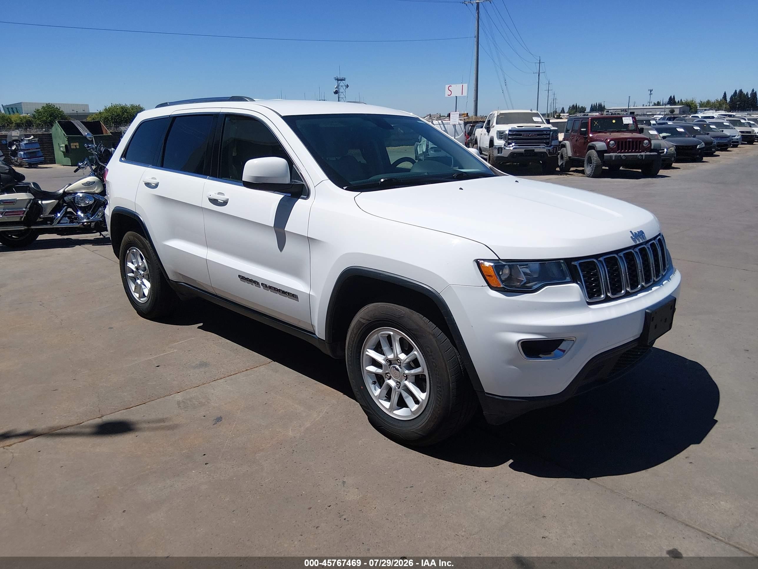 2019 Jeep Grand Cherokee Laredo E, VIN 1C4RJEAGXKC788851 — Normal wear