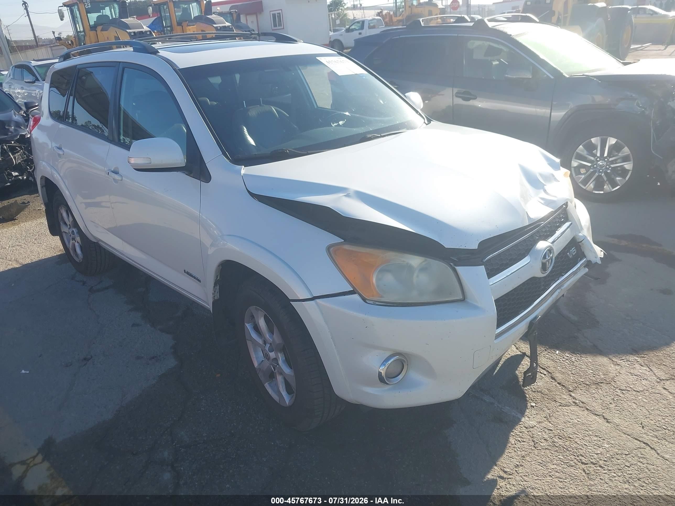 2009 Toyota RAV4 Limited, VIN JTMBK31V495077937 — Front end