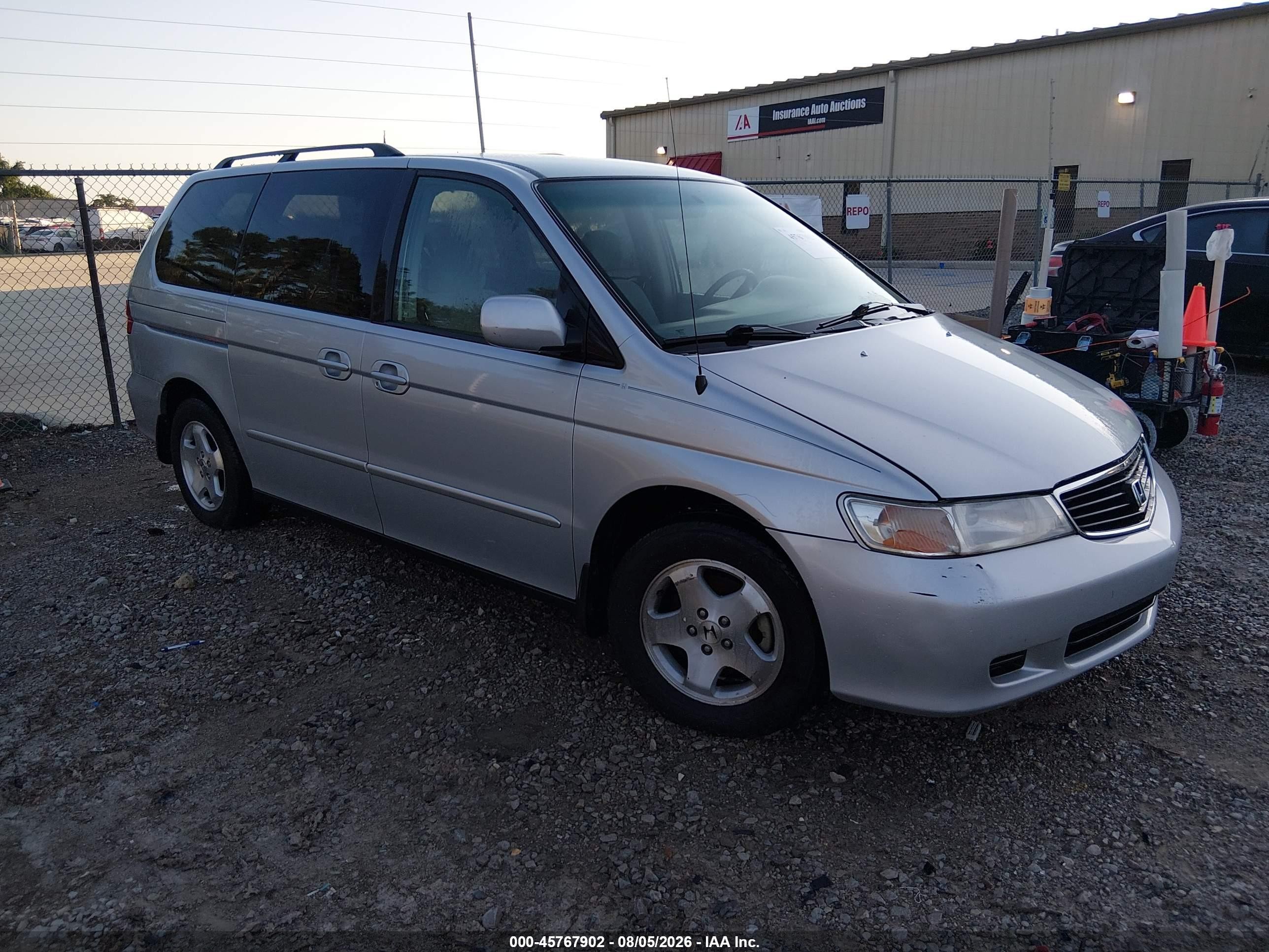 2001 Honda Odyssey EX, VIN 2HKRL18691H611808 — Normal wear