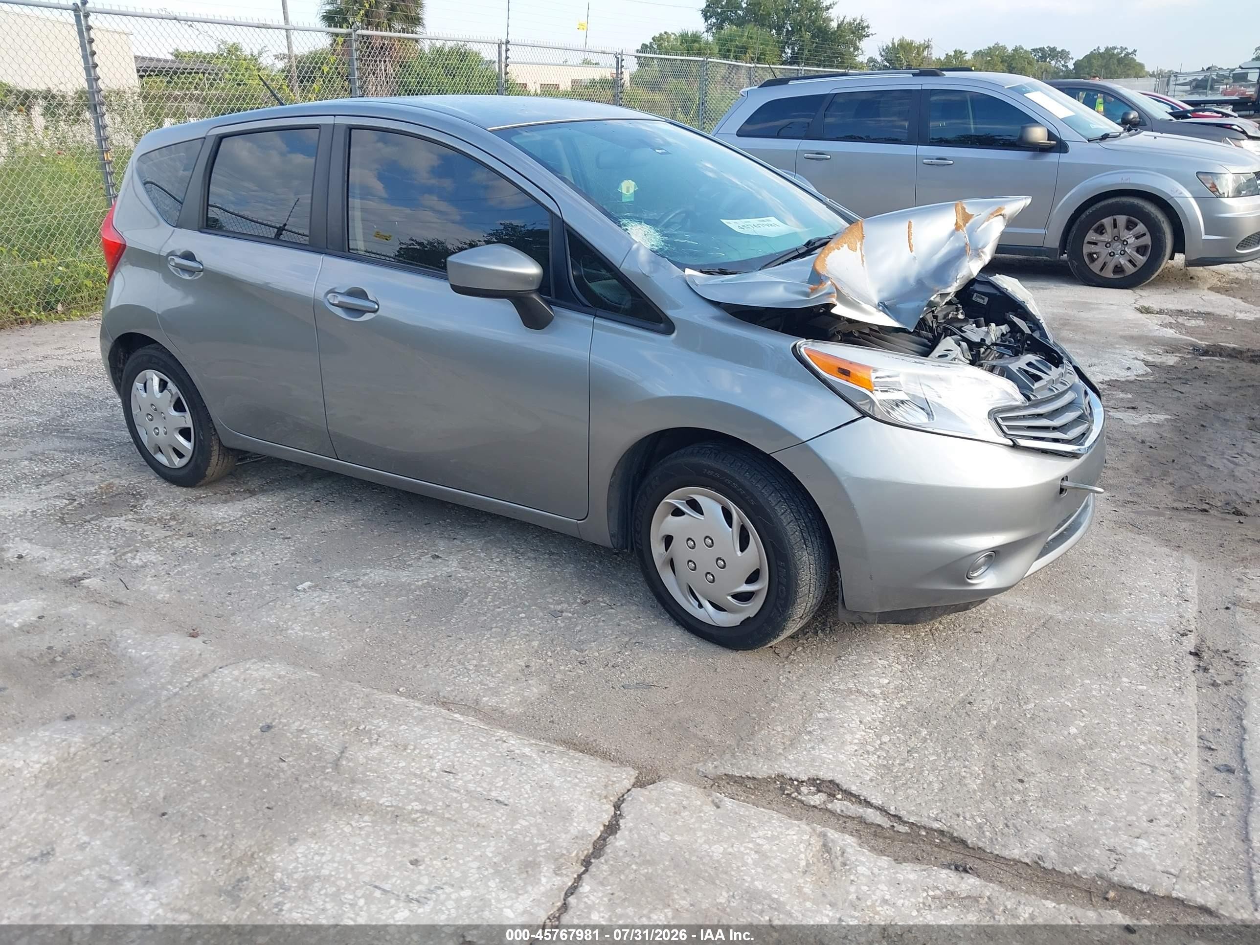 2015 Nissan Note S, VIN 3N1CE2CP8FL403533 — Front end
