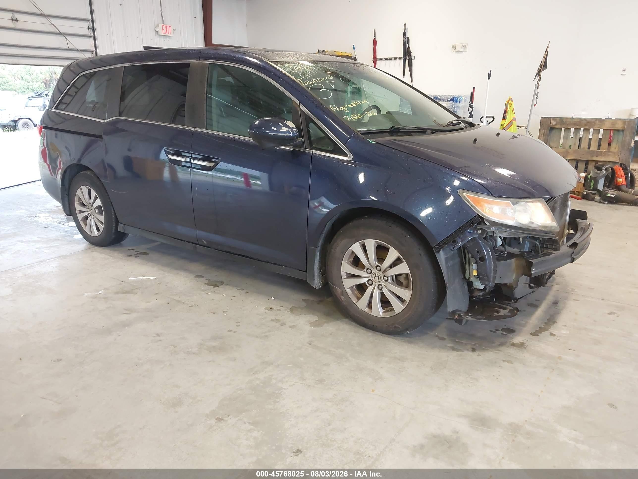 2015 Honda Odyssey EX-L, VIN 5FNRL5H60FB035605 — Front end