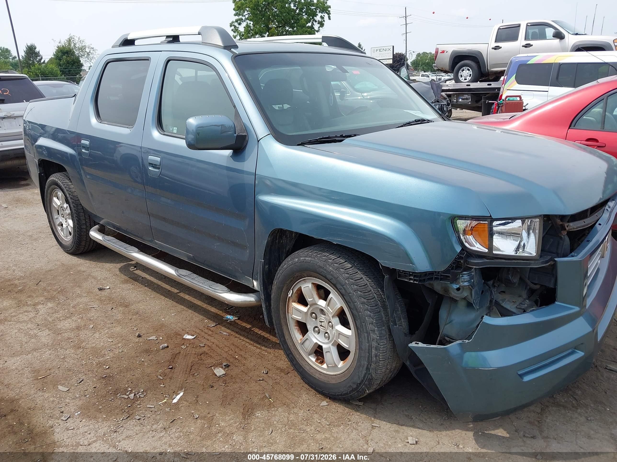 2008 Honda Ridgeline RTL, VIN 2HJYK16538H520931 — Front end