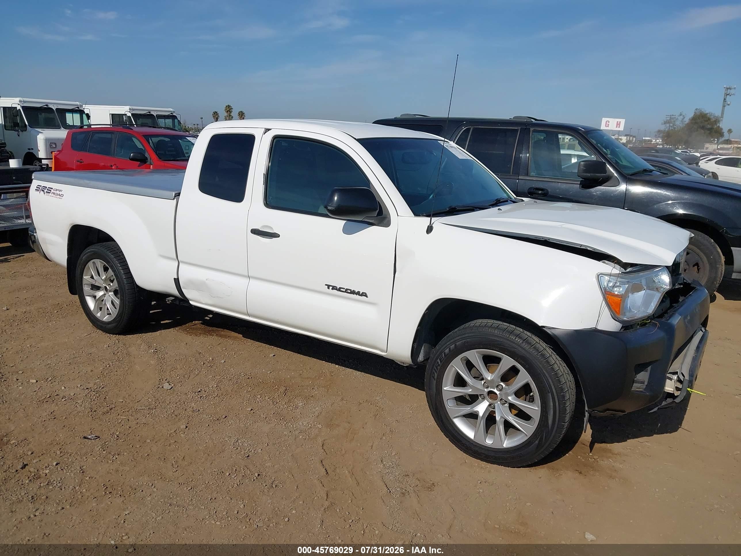 2012 Toyota Tacoma, VIN 5TFTX4CN1CX018347 — Front end
