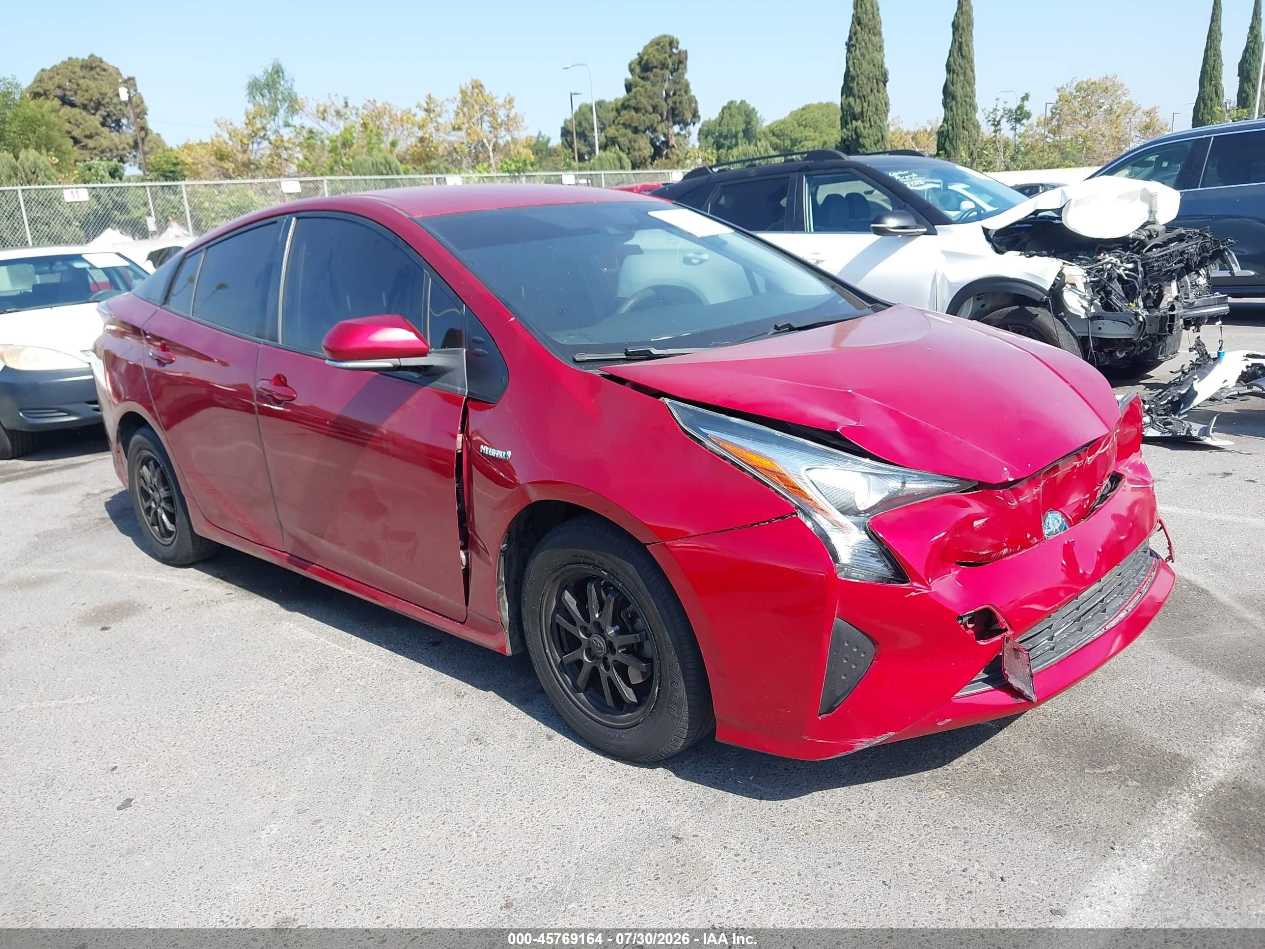 2017 Toyota Prius Two, VIN JTDKBRFU8H3533418 — Front end