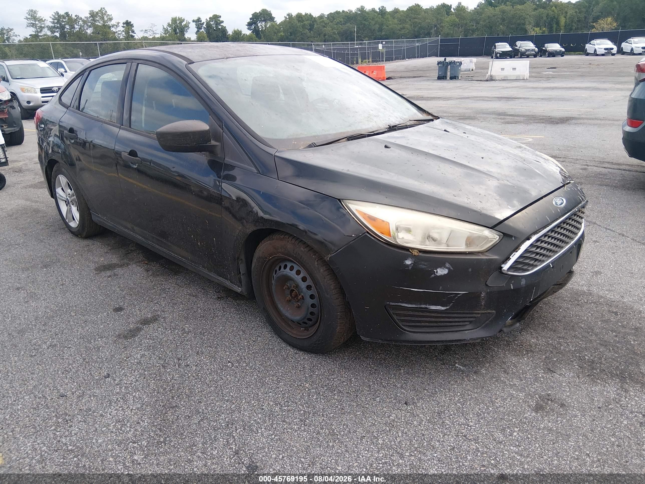 2015 Ford Focus S, VIN 1FADP3E29FL339250 — Normal wear