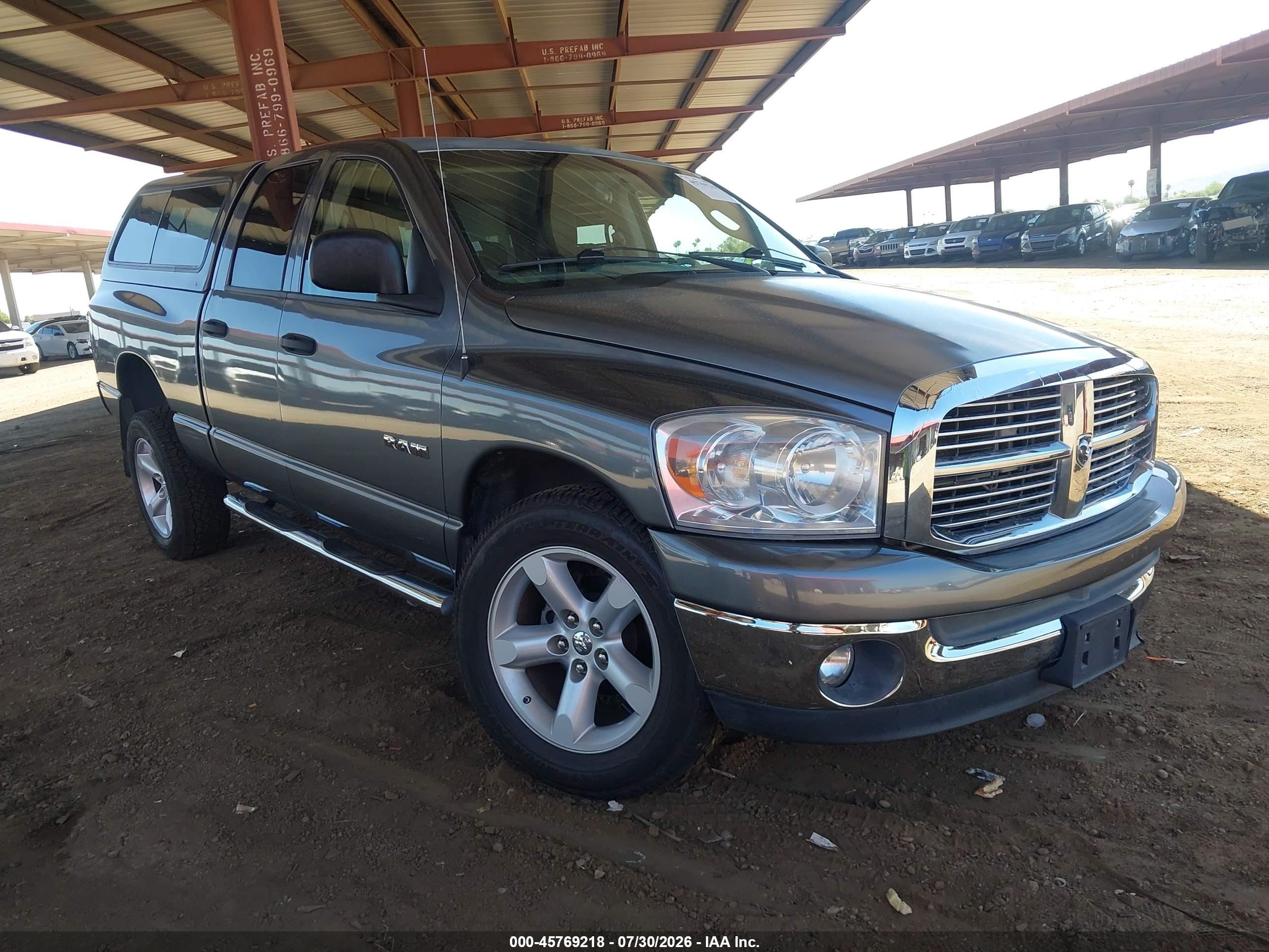 2008 Dodge 1500 ST, VIN 1D7HU18N28J136171 — Перед