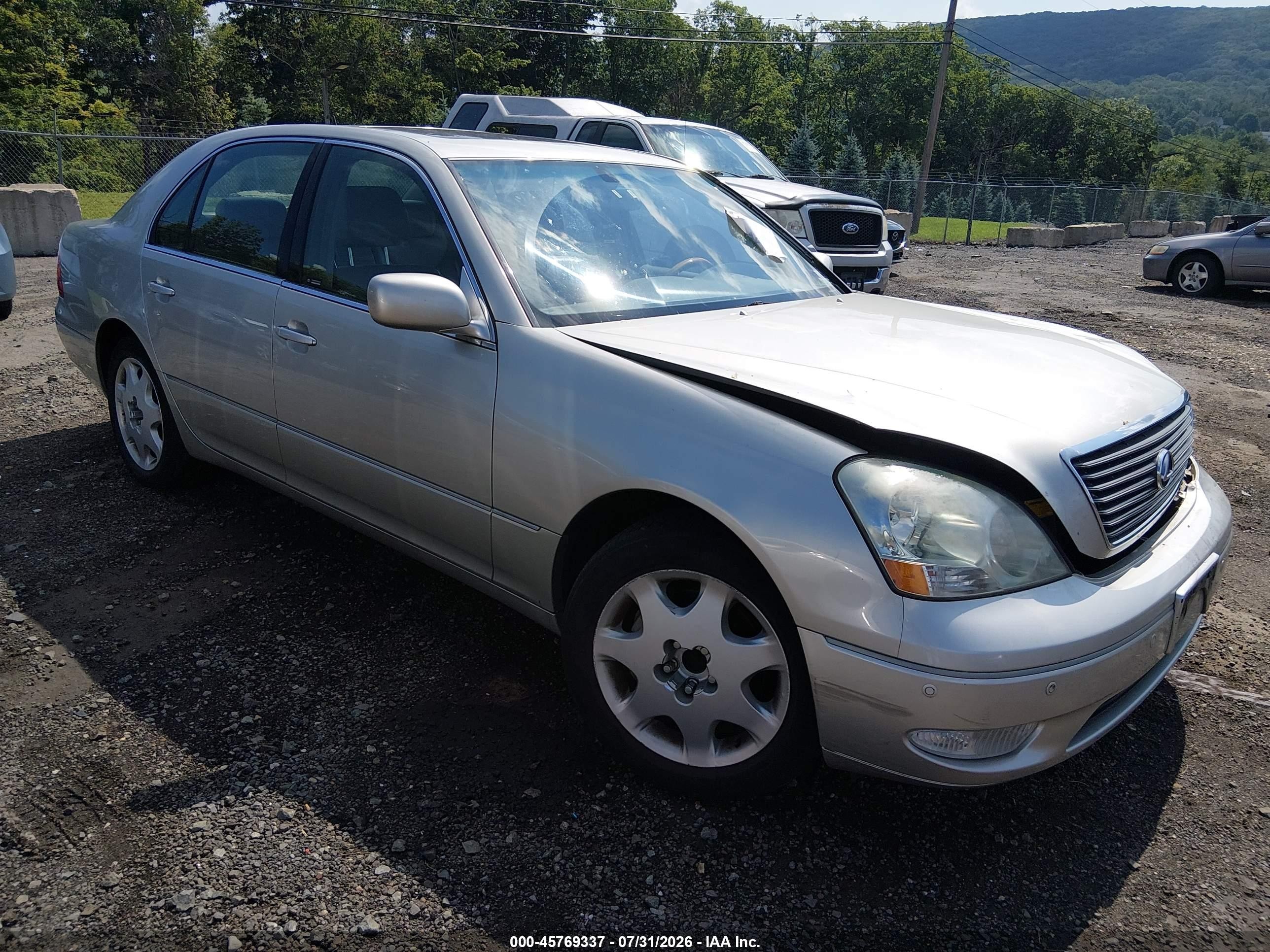 2003 Lexus LS 430, VIN JTHBN30F030098515 — Front end