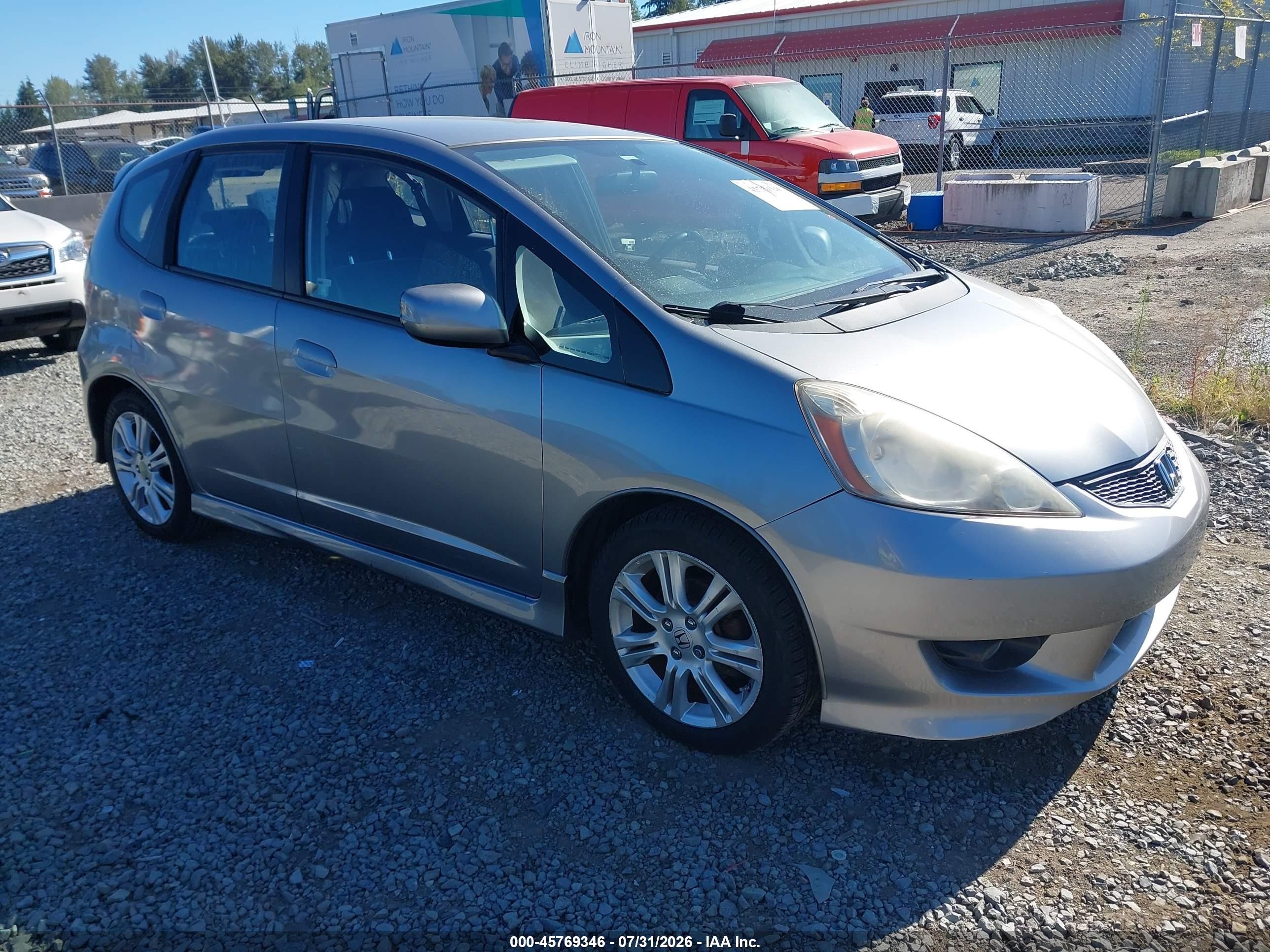 2010 Honda Fit Sport, VIN JHMGE8H43AC036494 — Бок