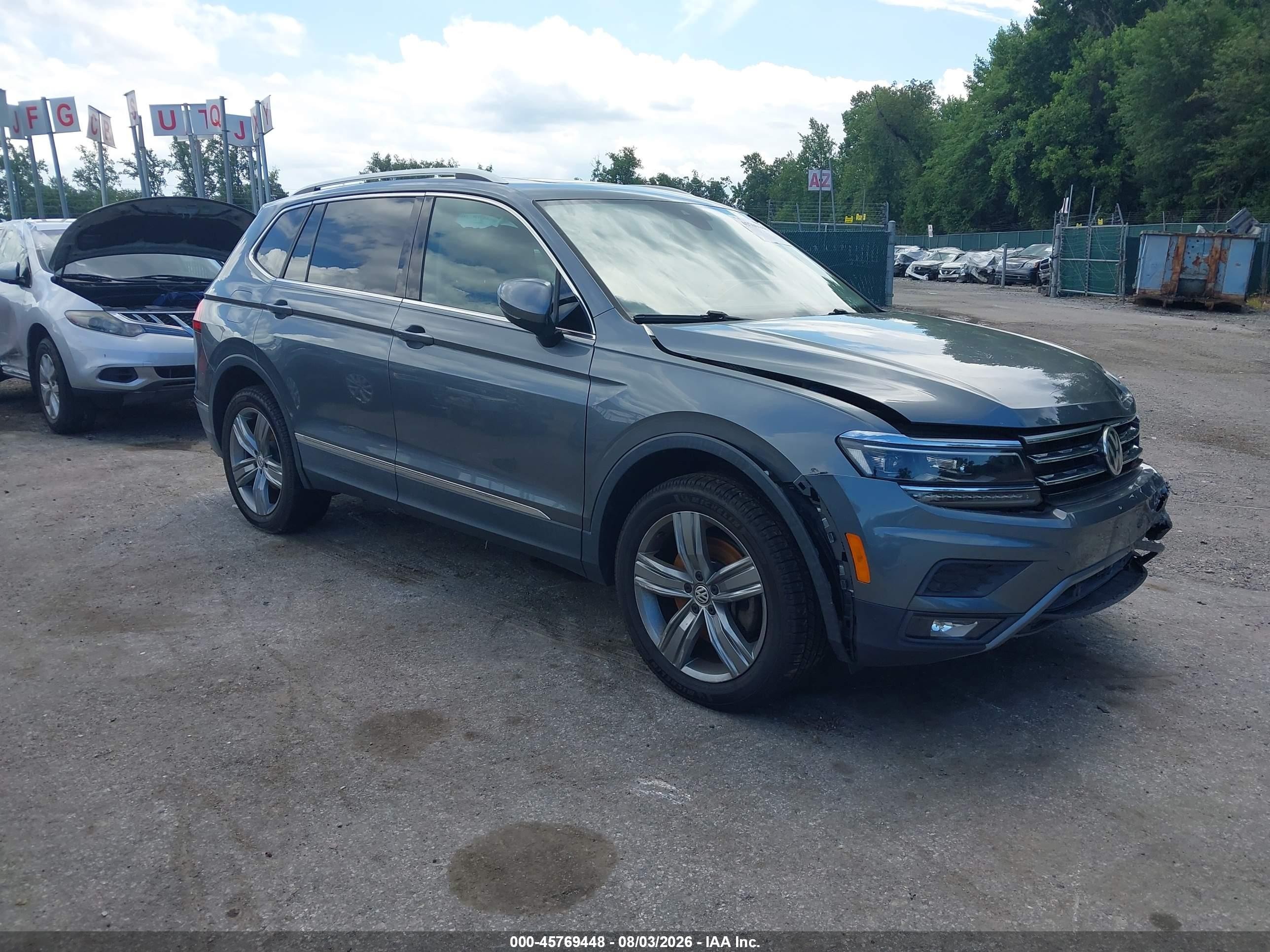 2018 Volkswagen Tiguan SEL Premium, VIN 3VV5B7AX0JM172887 — Front end