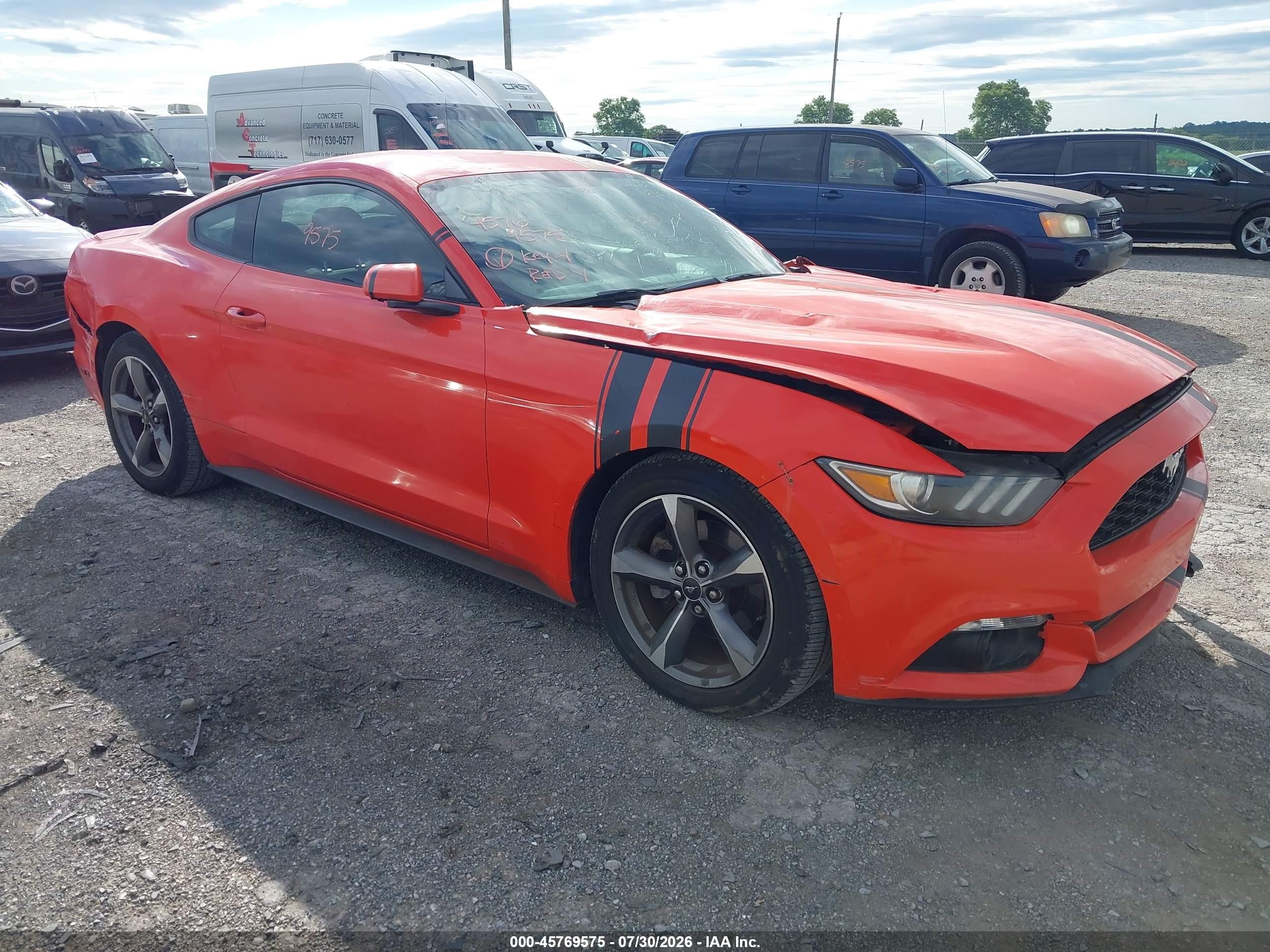 2015 Ford Mustang V6, VIN 1FA6P8AMXF5396901 — Normal wear