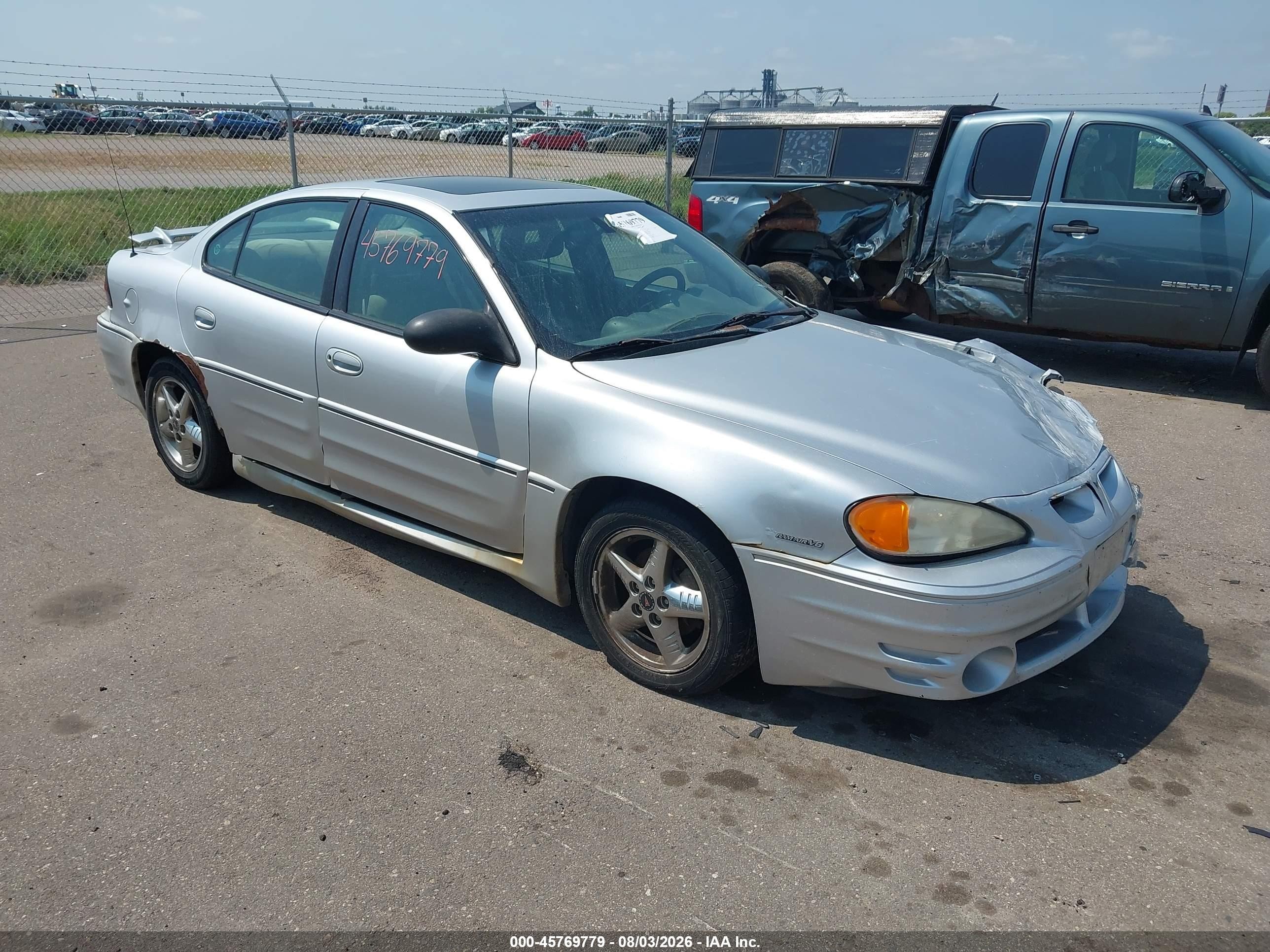 2003 Pontiac Grand Am GT, VIN 1G2NW52E43M711888 — Front end