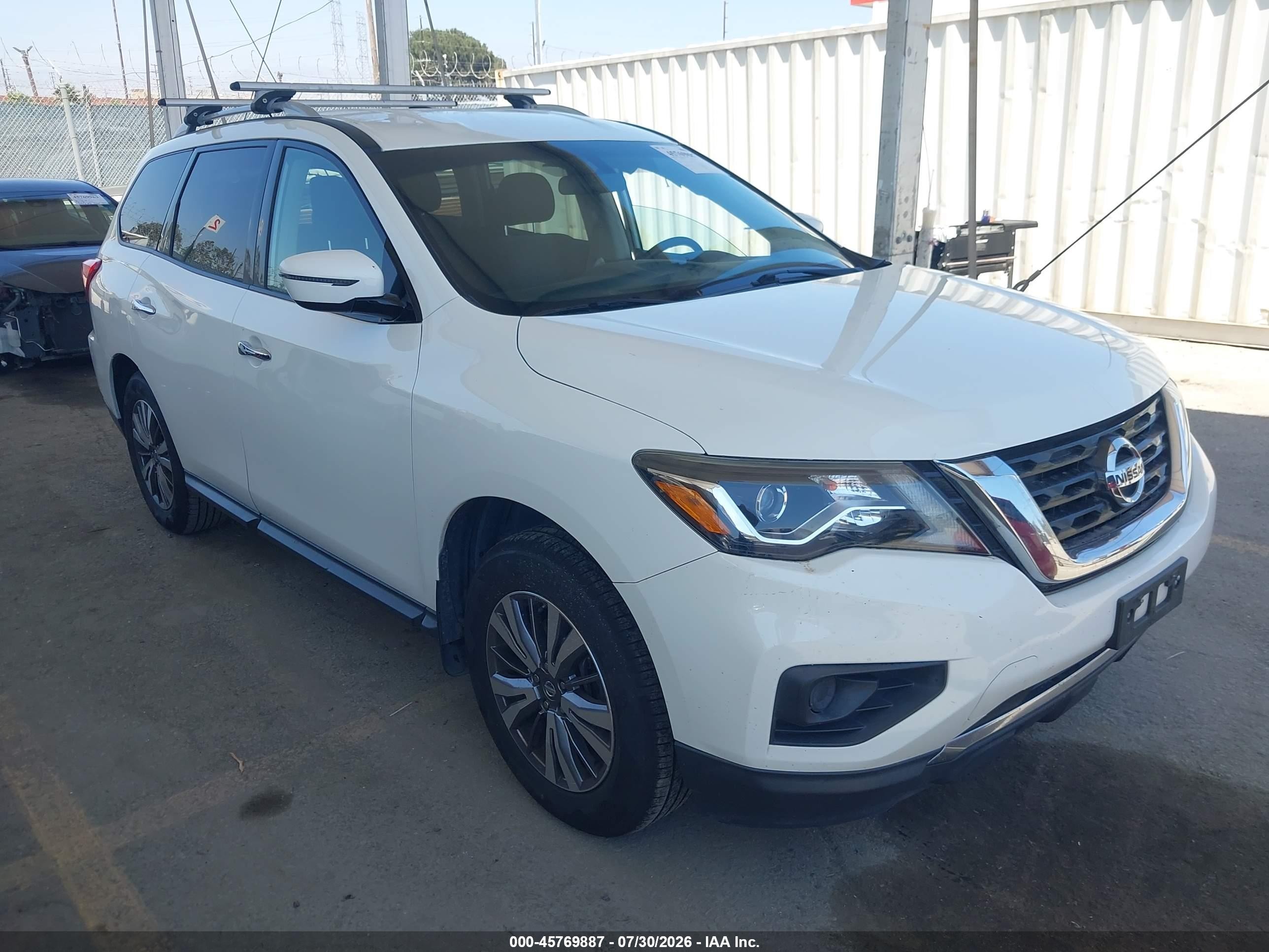 2018 Nissan Pathfinder S, VIN 5N1DR2MN8JC666883 — Side