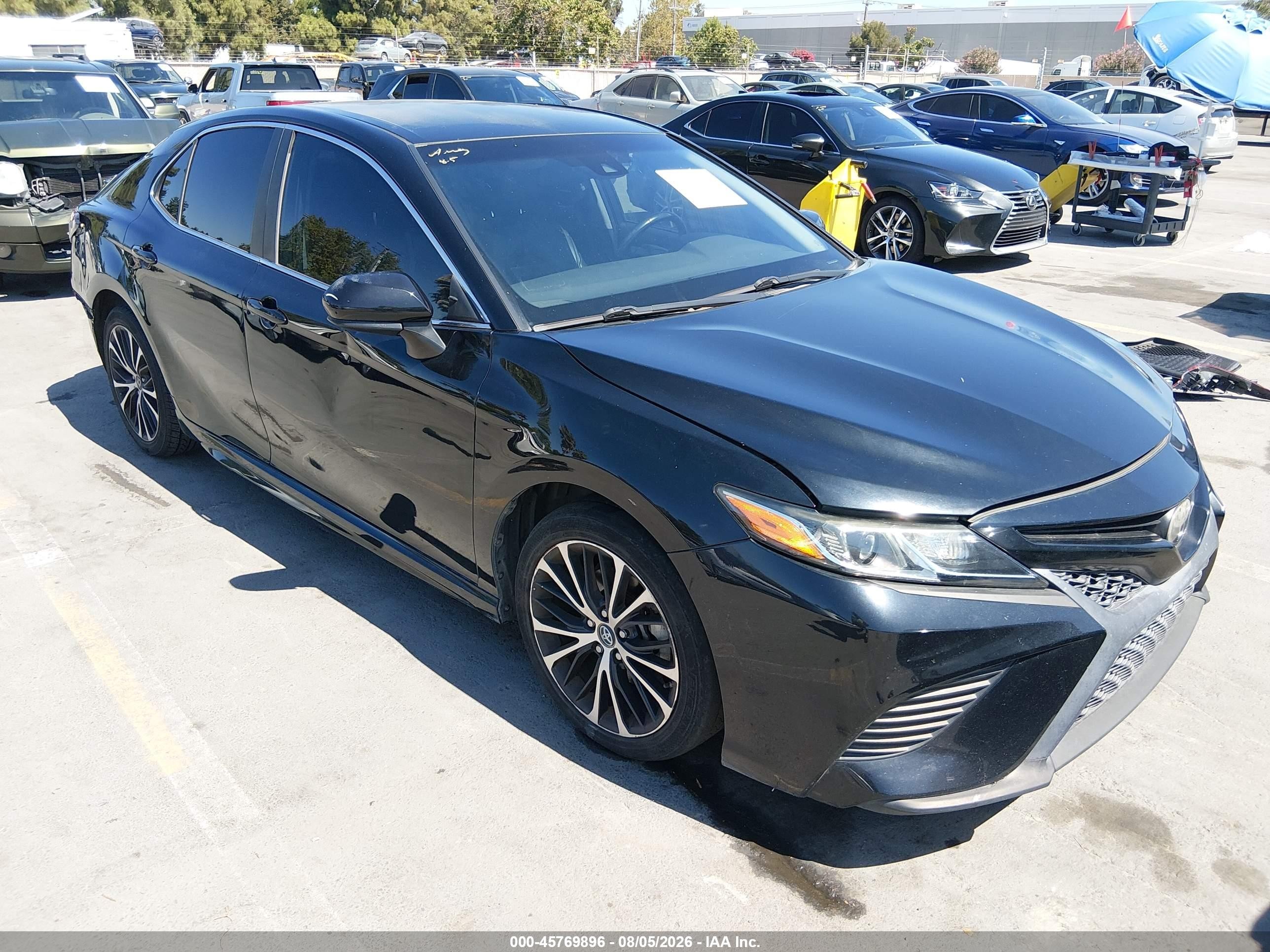 2018 Toyota Camry SE, VIN 4T1B11HK2JU579032 — Не указано