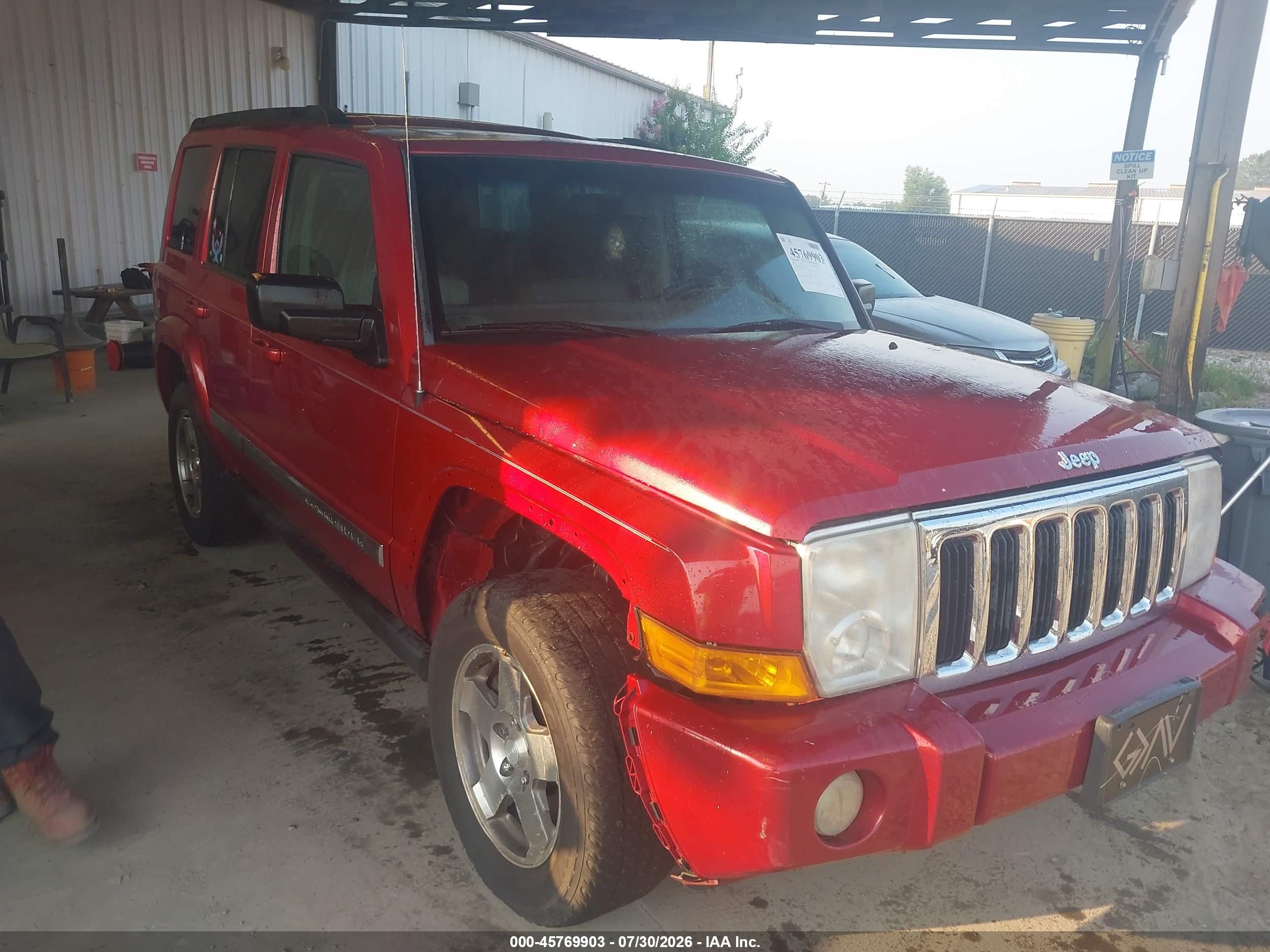 2010 Jeep Commander Sport, VIN 1J4RG4GT6AC114413 — Normal wear