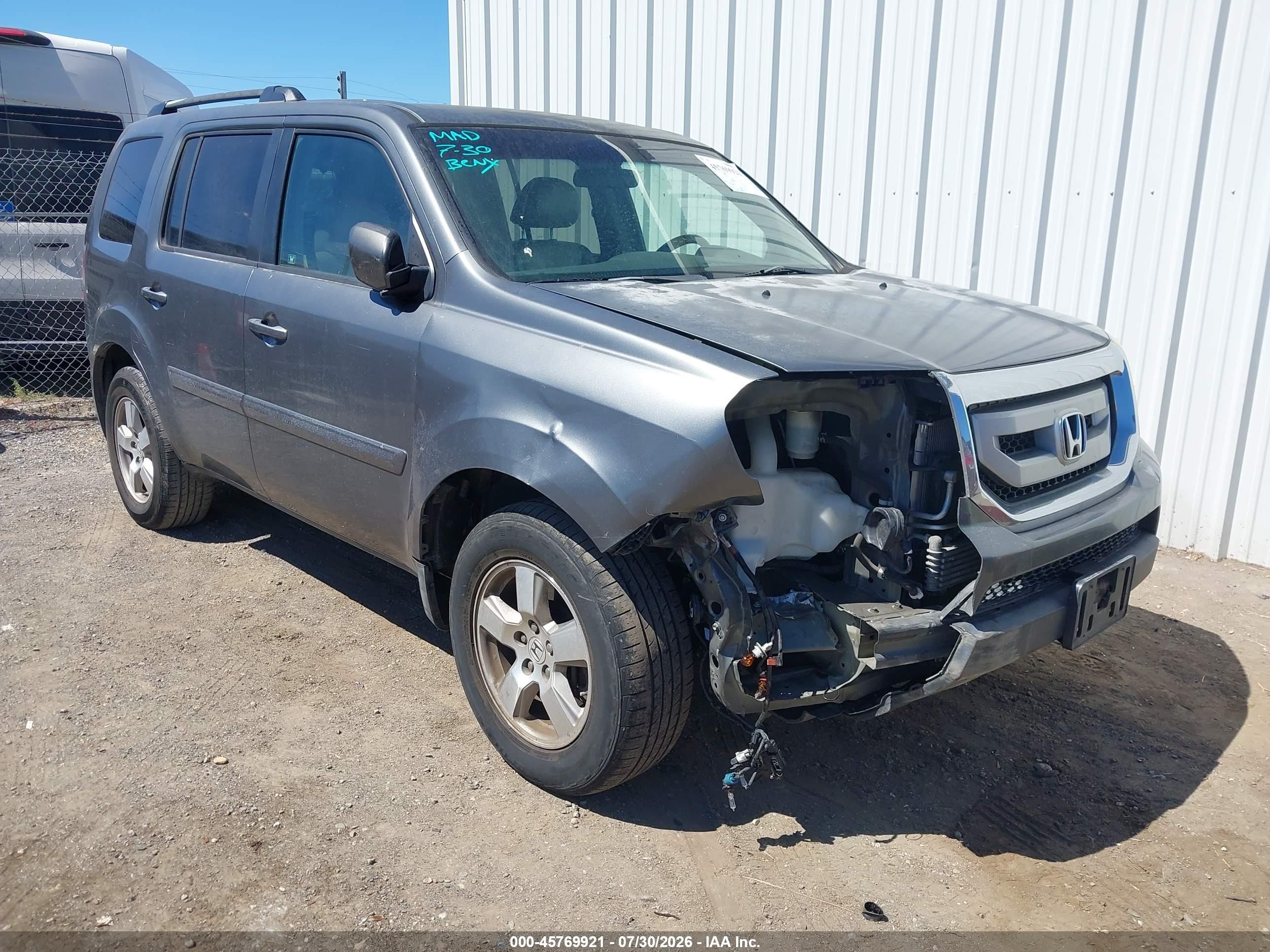 2011 Honda Pilot EX, VIN 5FNYF3H40BB003267 — Перед