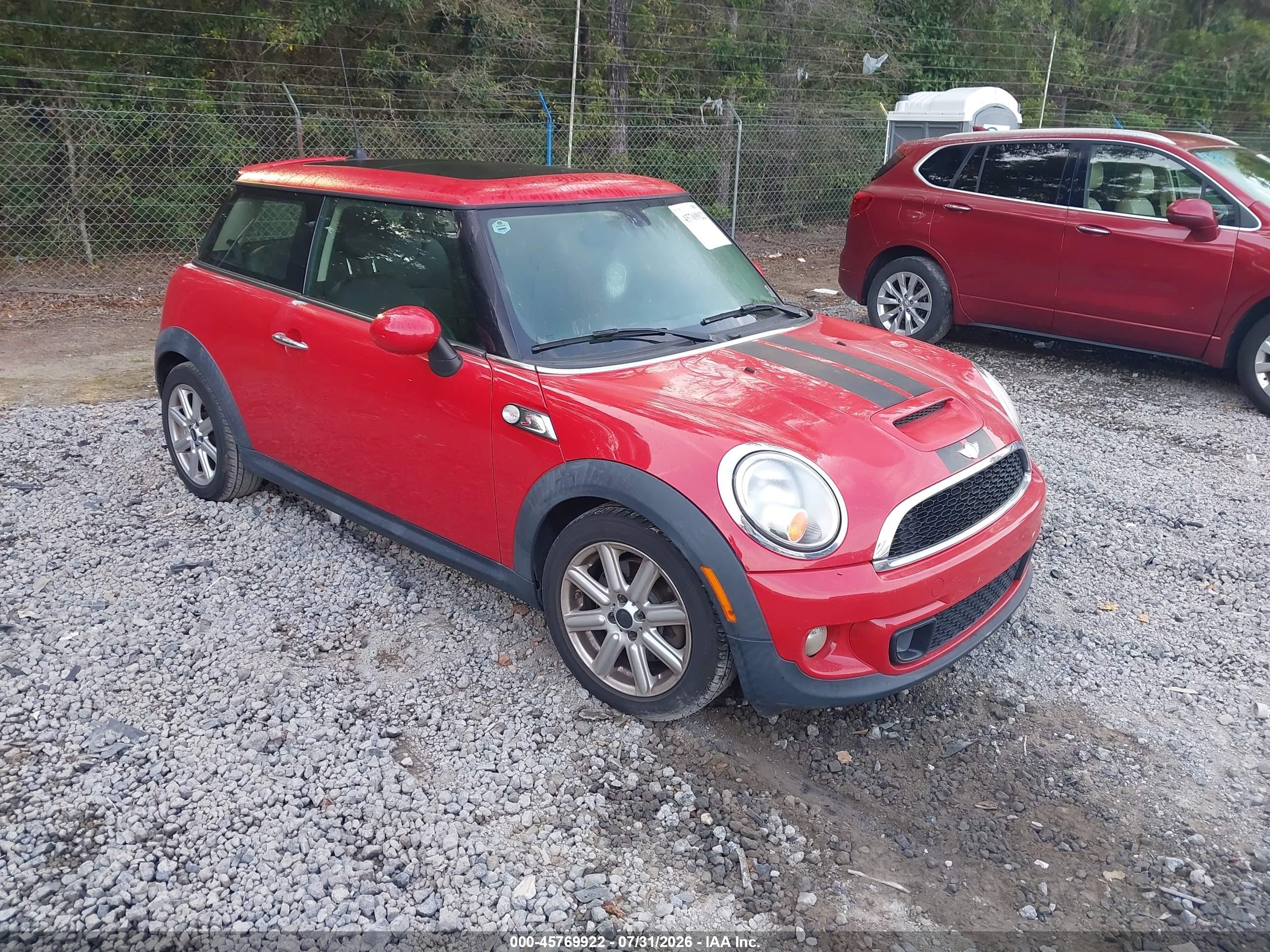 2013 MINI Hardtop S, VIN WMWSV3C51DT396170 — Normal wear