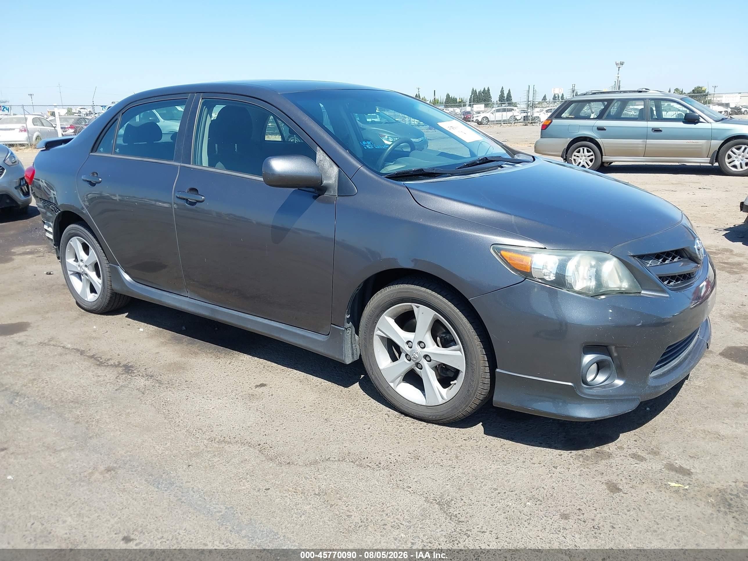 2013 Toyota Corolla S, VIN 5YFBU4EEXDP152677 — Зад