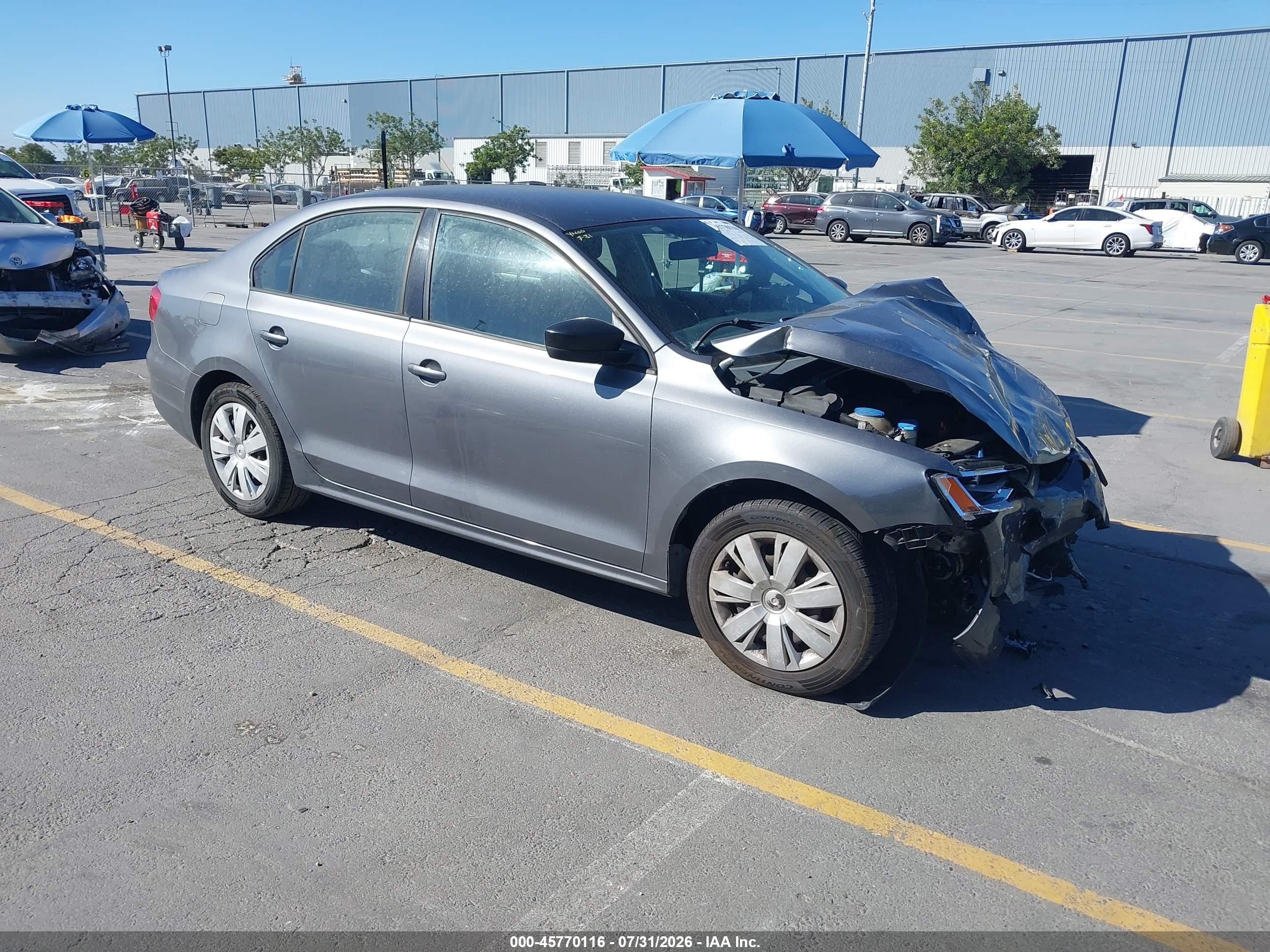 2011 Volkswagen Jetta, VIN 3VW2K7AJ1BM382846 — Перед