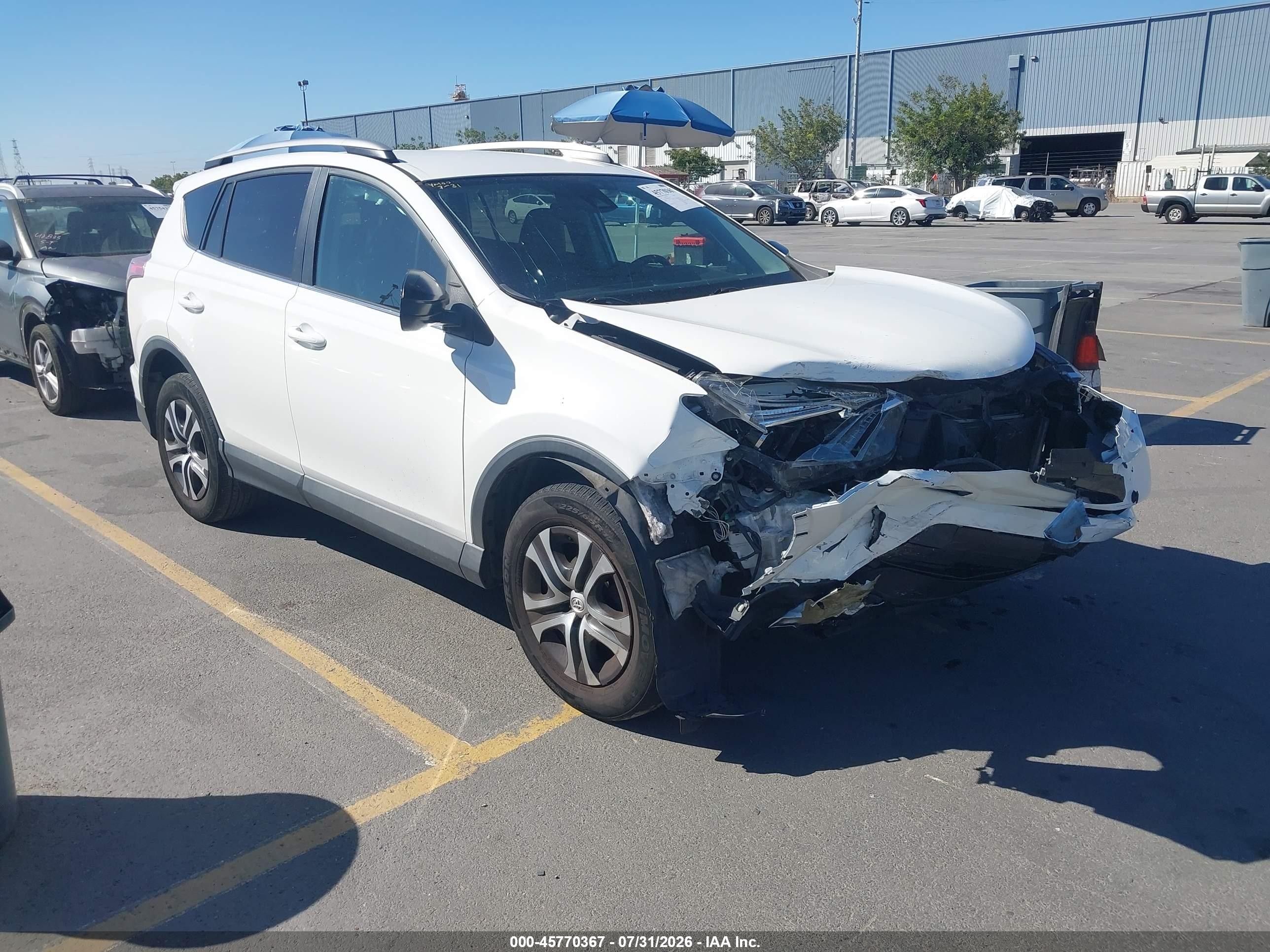 2017 Toyota RAV4 LE, VIN 2T3ZFREV8HW369260 — Front end