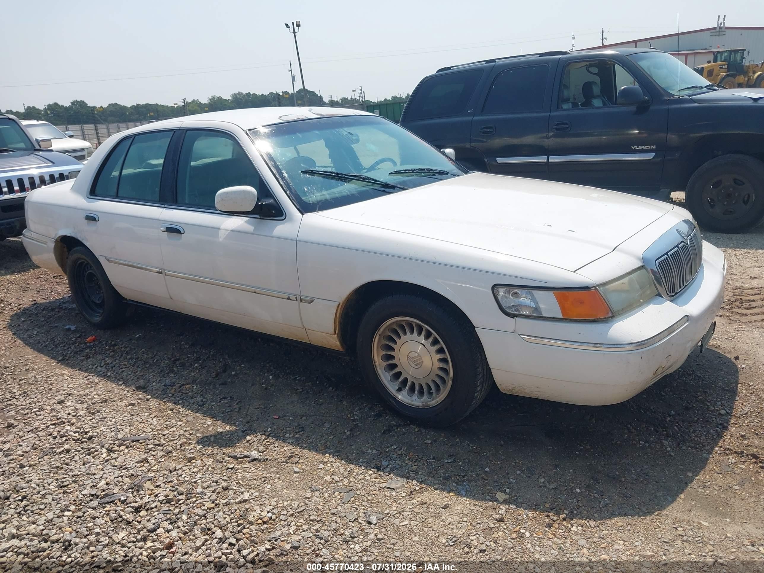 2002 Mercury Grand Marquis LS Premium, VIN 2MEFM75W72X636356 — Normal wear