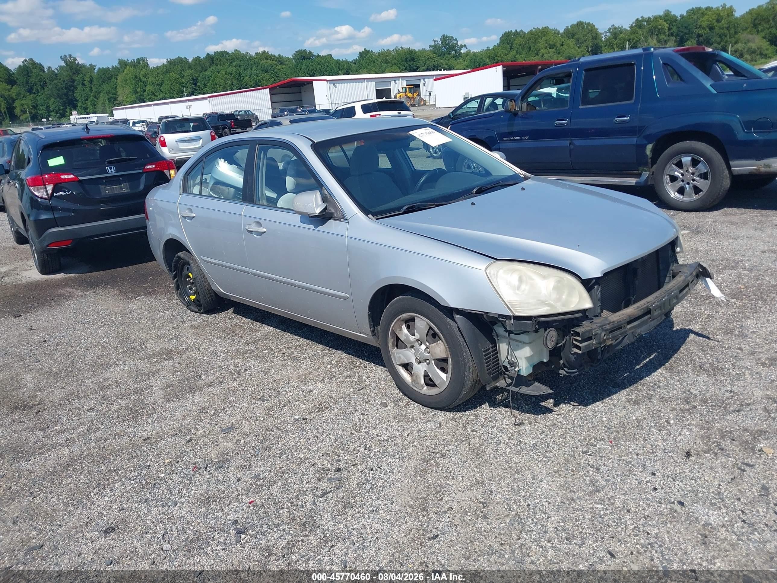 2006 Kia Optima LX, VIN KNAGE123265022278 — Перед