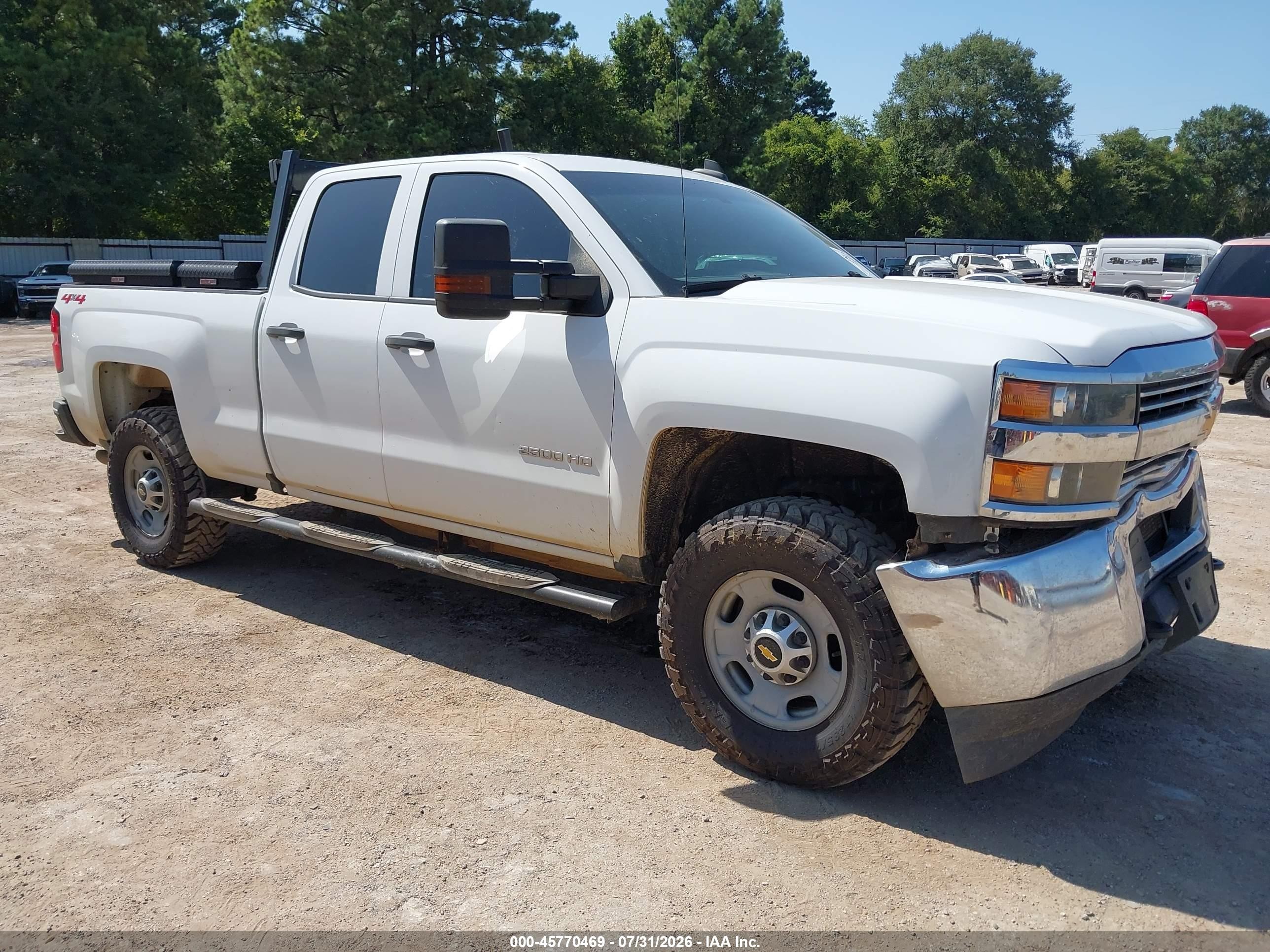 2018 Chevrolet Silverado 2500HD Work Truck, VIN 1GC2KUEG4JZ250323 — Front end