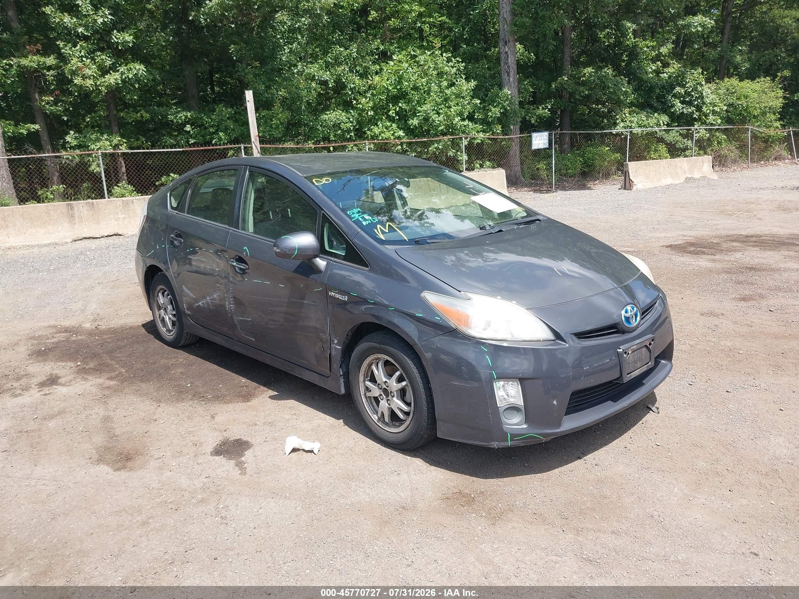 2010 Toyota Prius III, VIN JTDKN3DU3A0152462 — Side