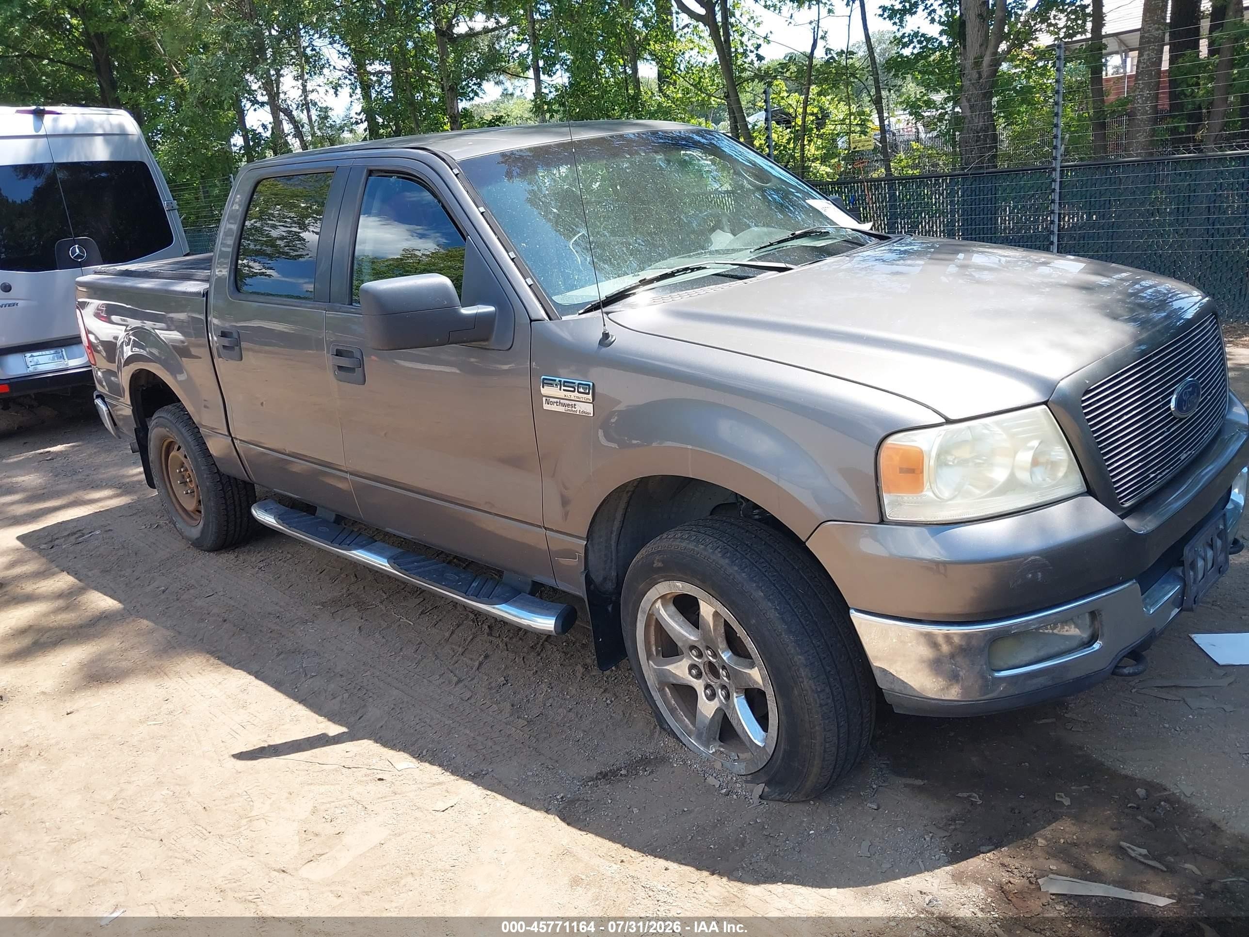 2005 Ford F-150 XLT, VIN 1FTRW14W95FB30437 — Interior fire