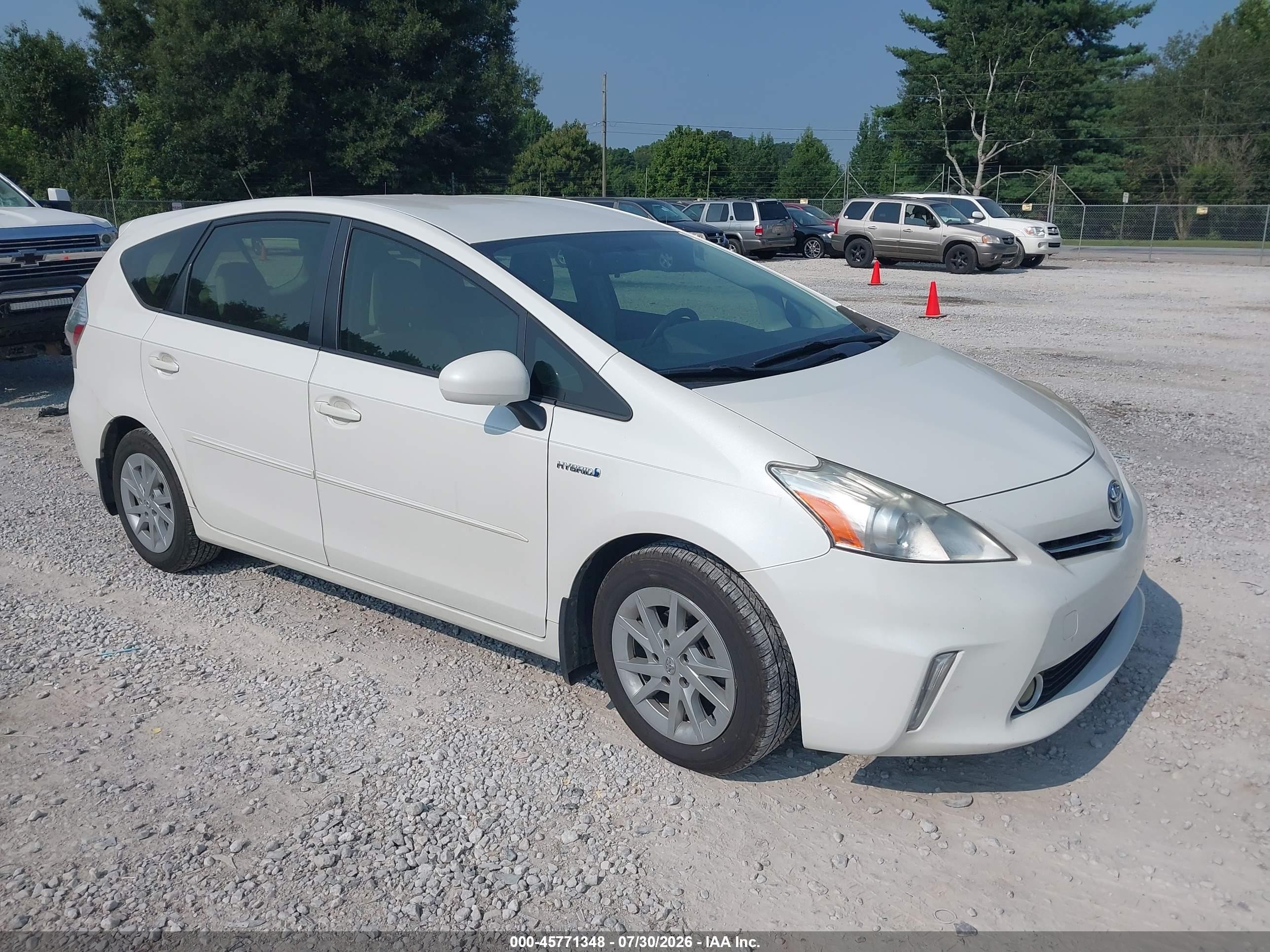 2013 Toyota Prius Three, VIN JTDZN3EU4D3206657 — Normal wear