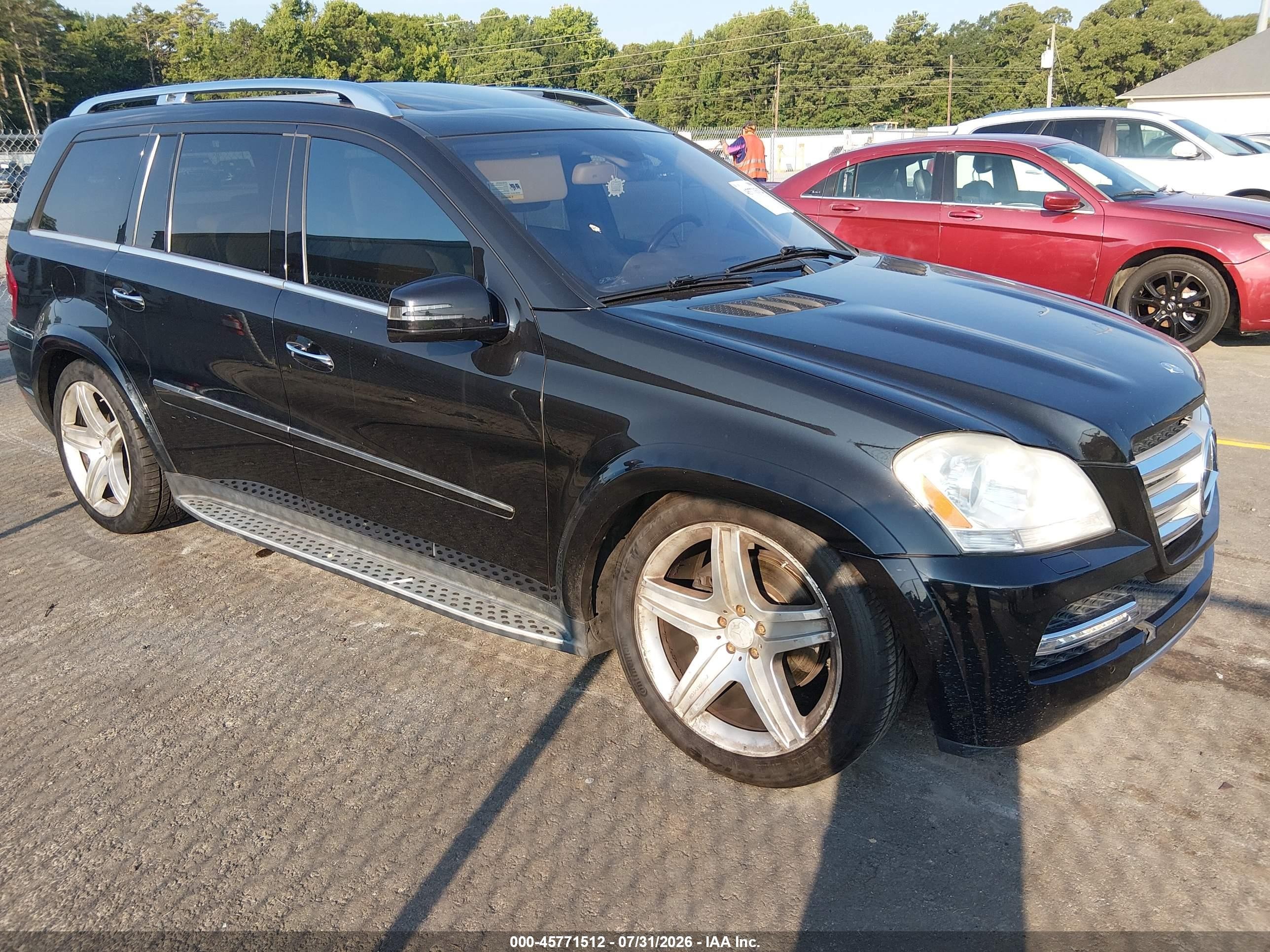 2011 Mercedes-Benz GL 550, VIN 4JGBF8GE5BA657649 — Normal wear