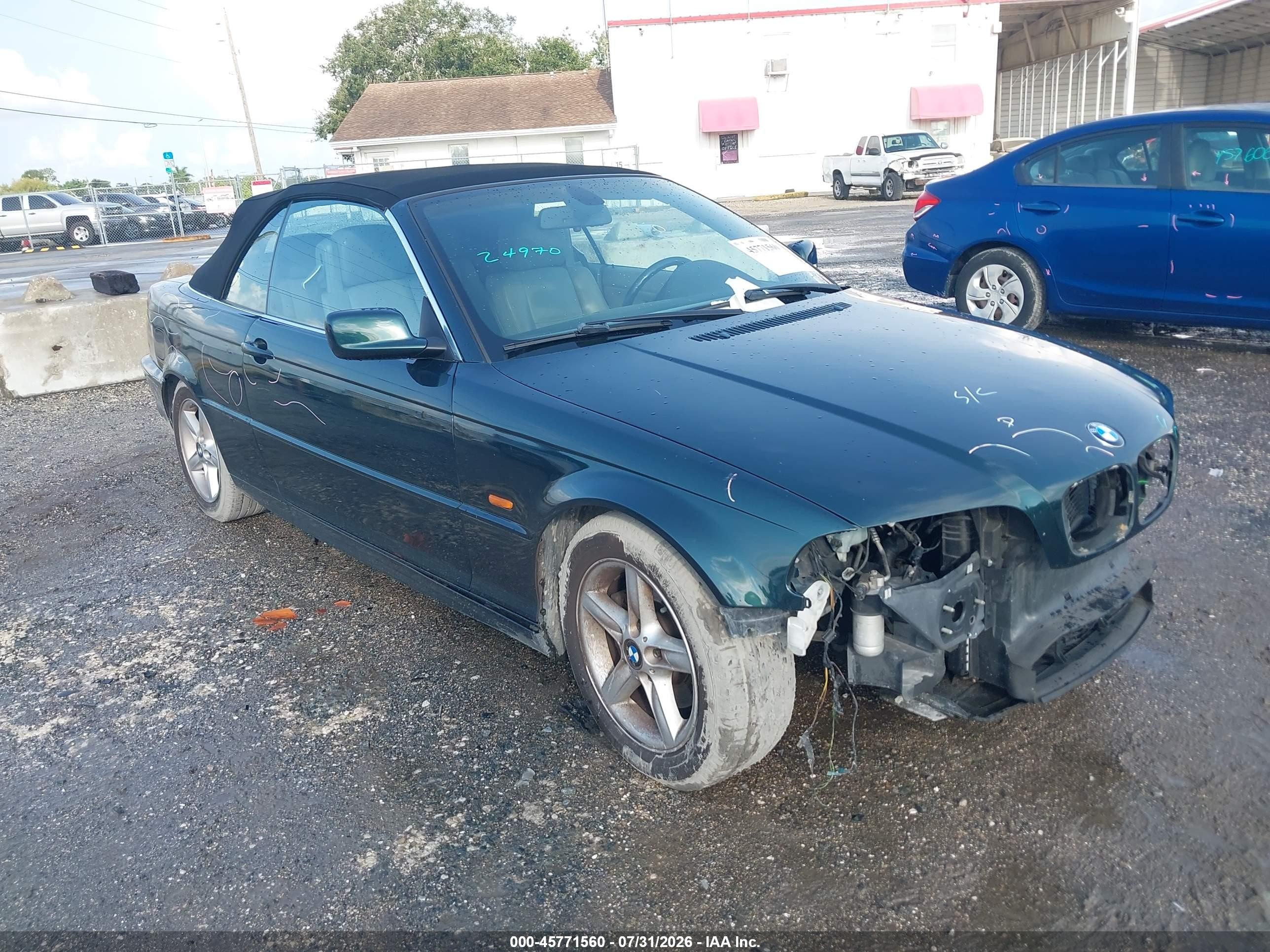 2003 BMW 3 Series 325Ci, VIN WBABS33403PG90220 — Перед