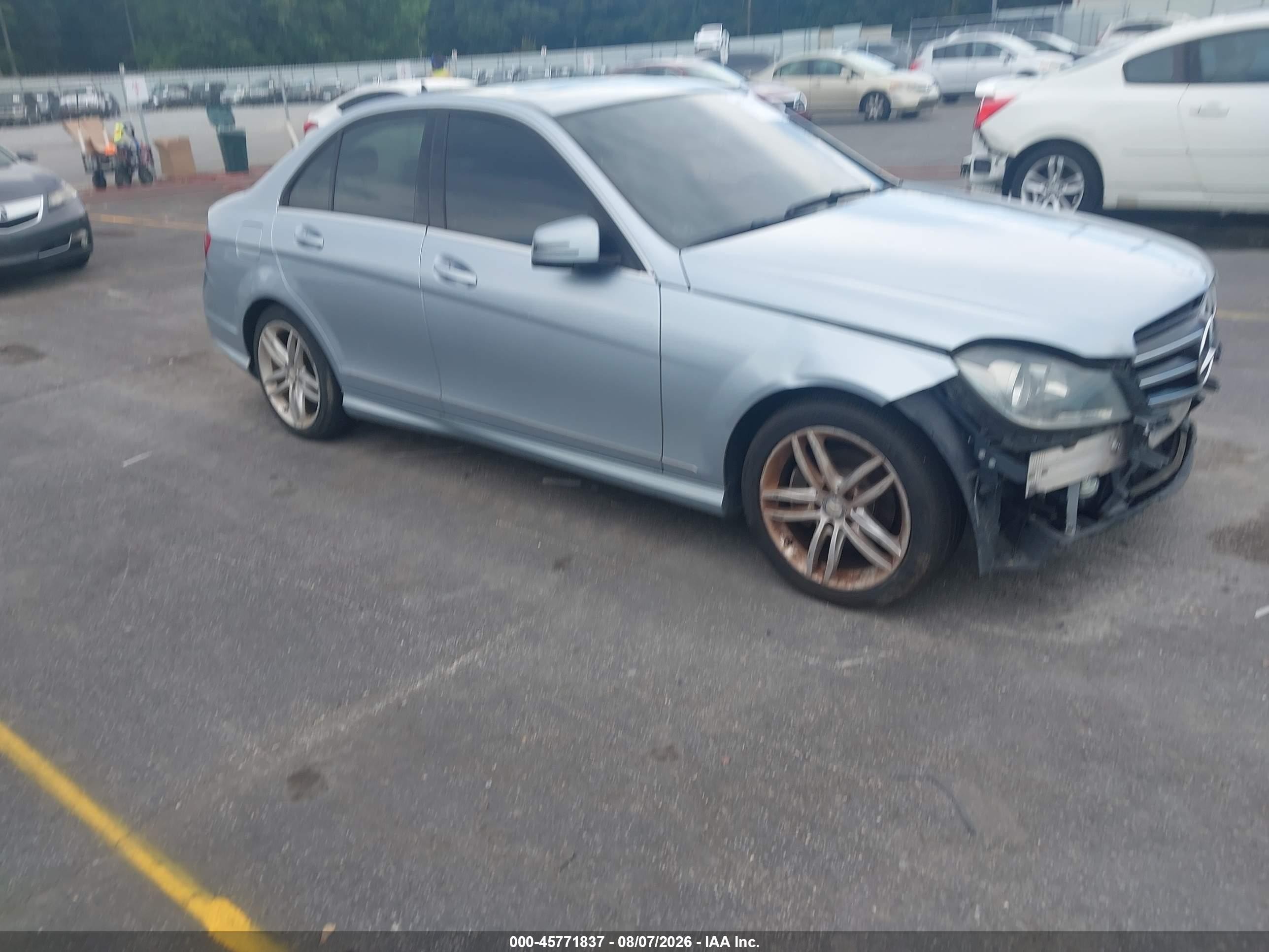 2014 Mercedes-Benz C 250 Sport, VIN WDDGF4HB1EG211321 — Normal wear