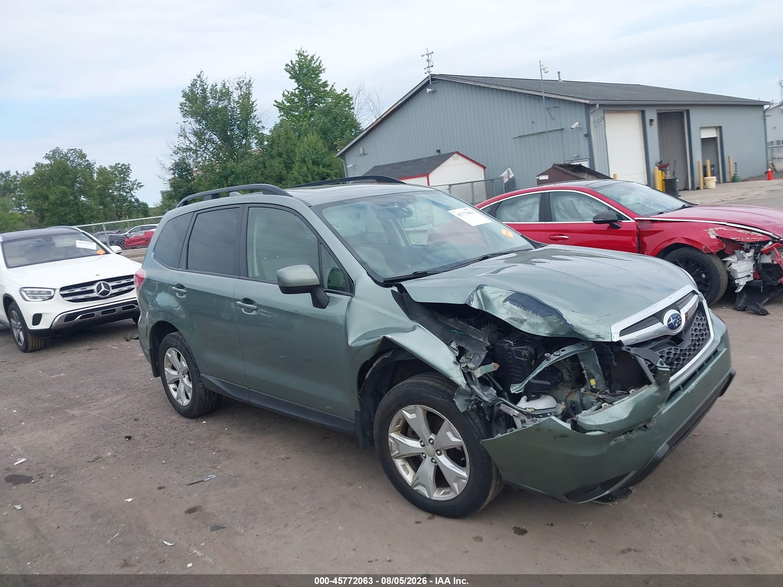 2016 Subaru Forester Premium, VIN JF2SJADC5GH401427 — Перед