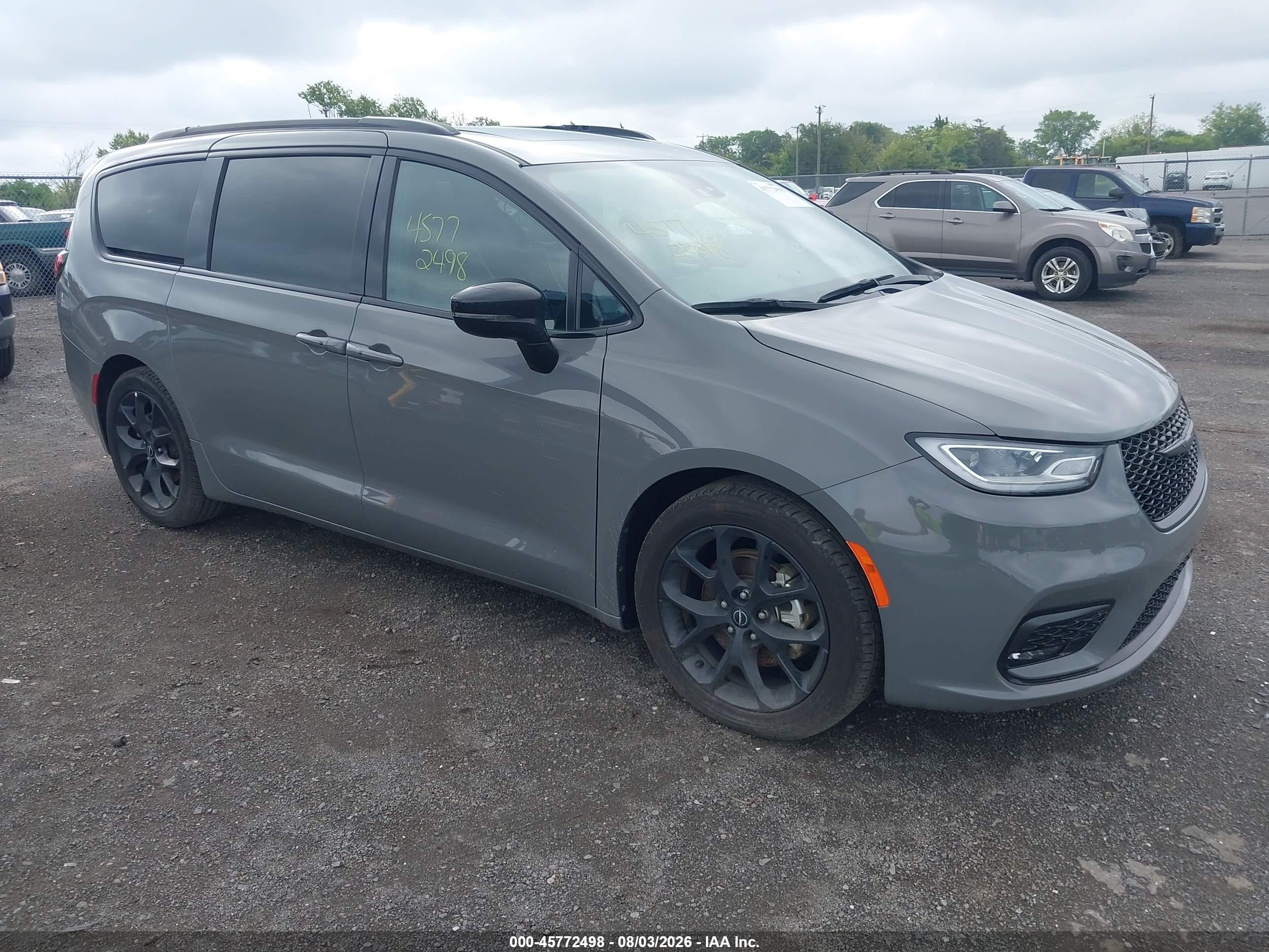 2025 Chrysler Pacifica Limited, VIN 2C4RC1GG2SR566144 — Side
