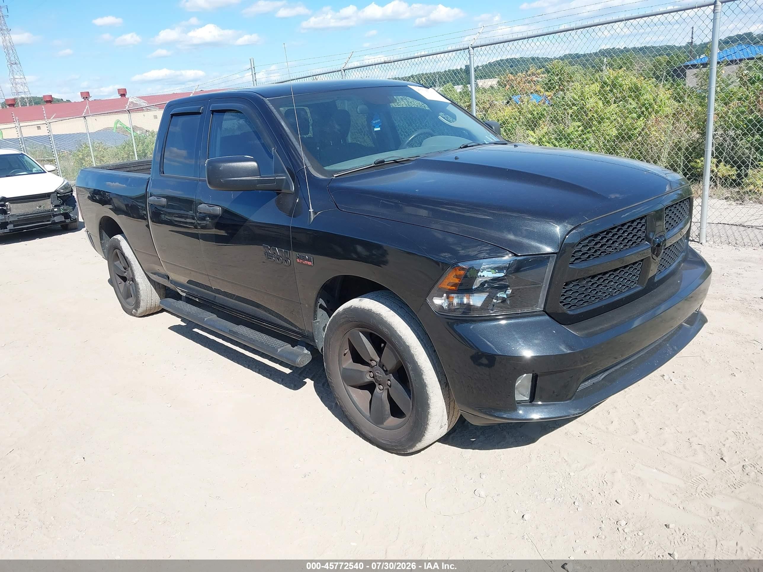 2018 Ram 1500 Express, VIN 1C6RR7FT5JS193833 — Бок