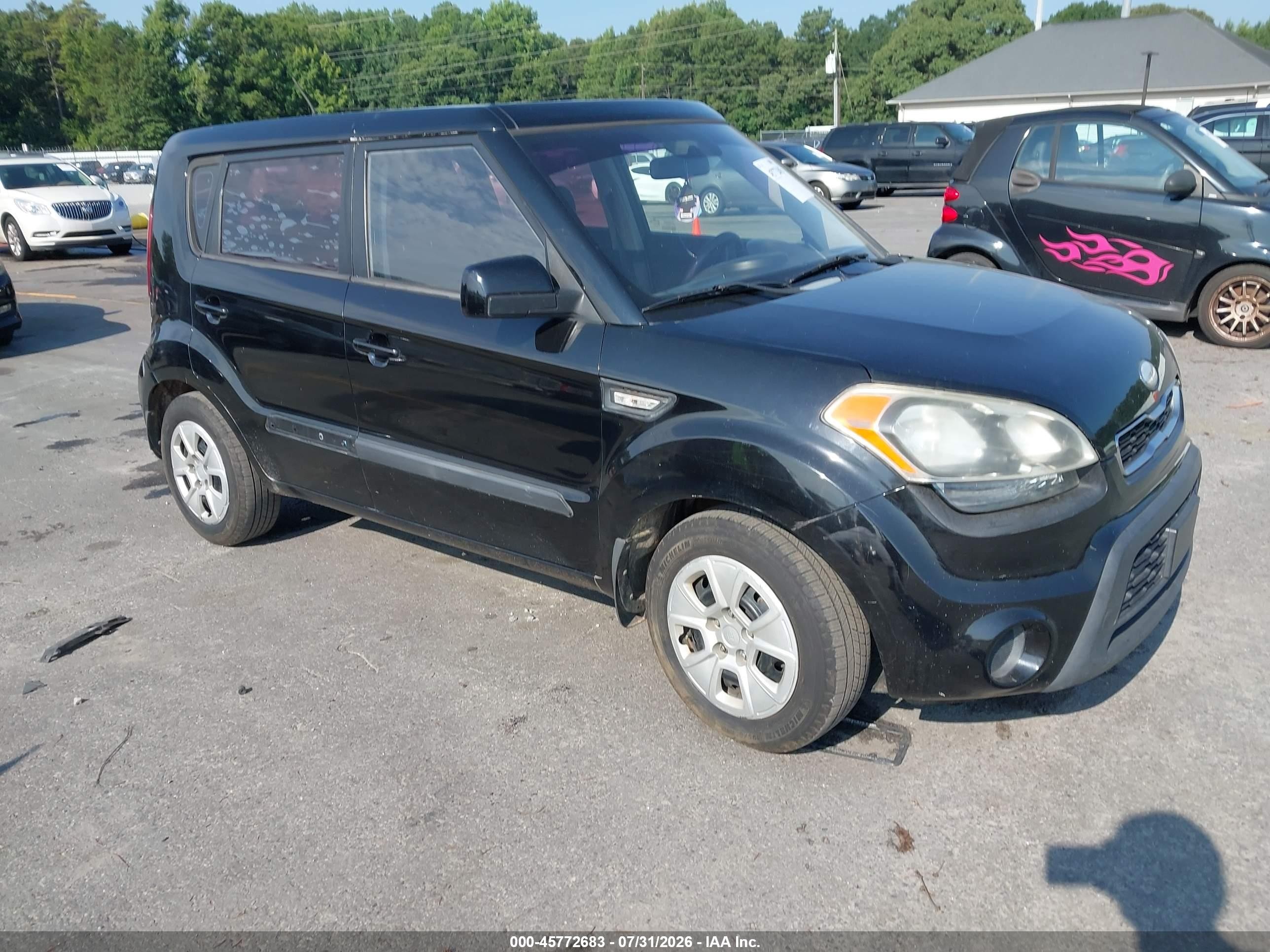 2013 Kia Soul, VIN KNDJT2A55D7569263 — Front end