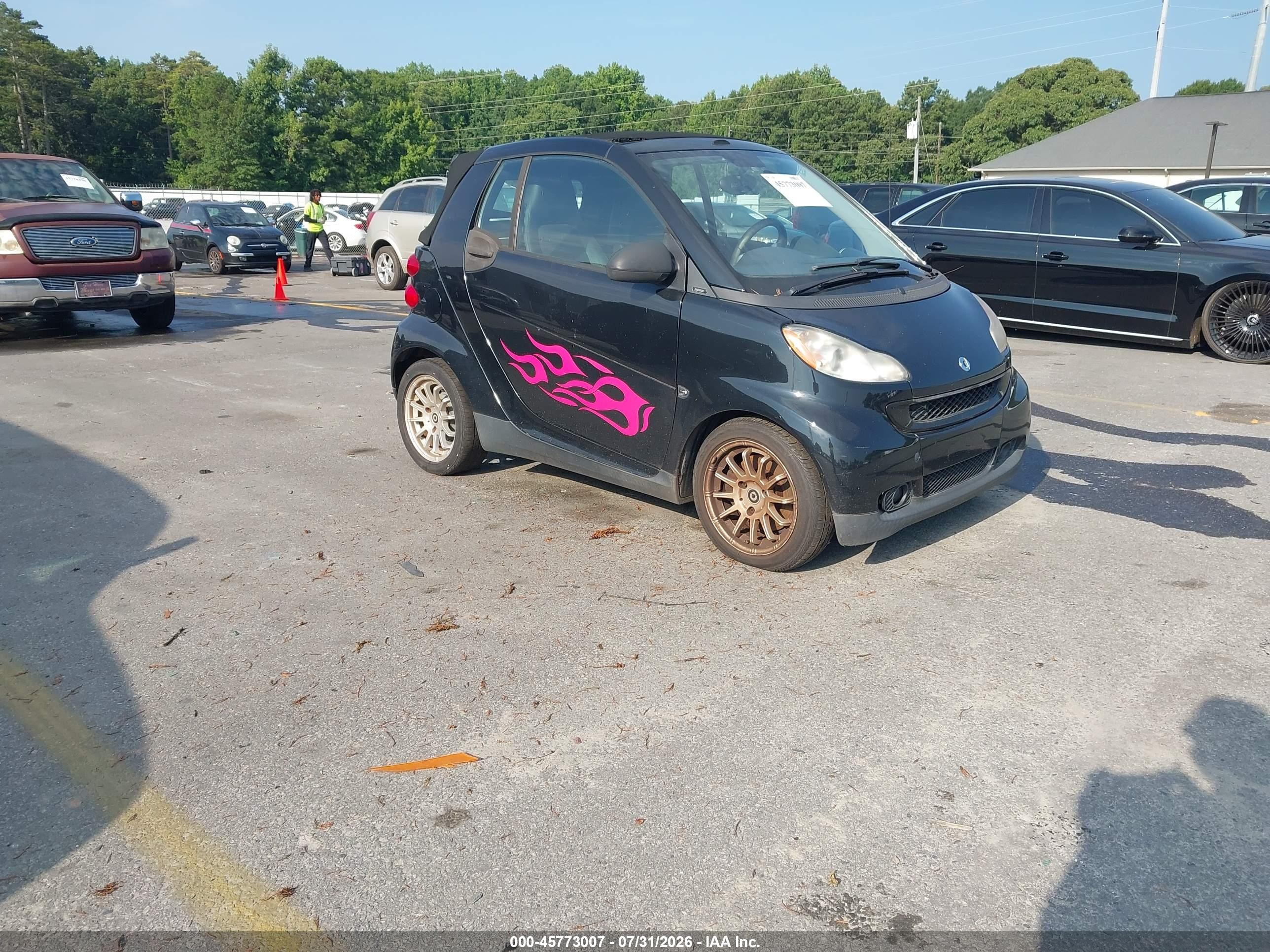 2011 Smart fortwo Passion, VIN WMEEK3BA0BK456337 — Normal wear