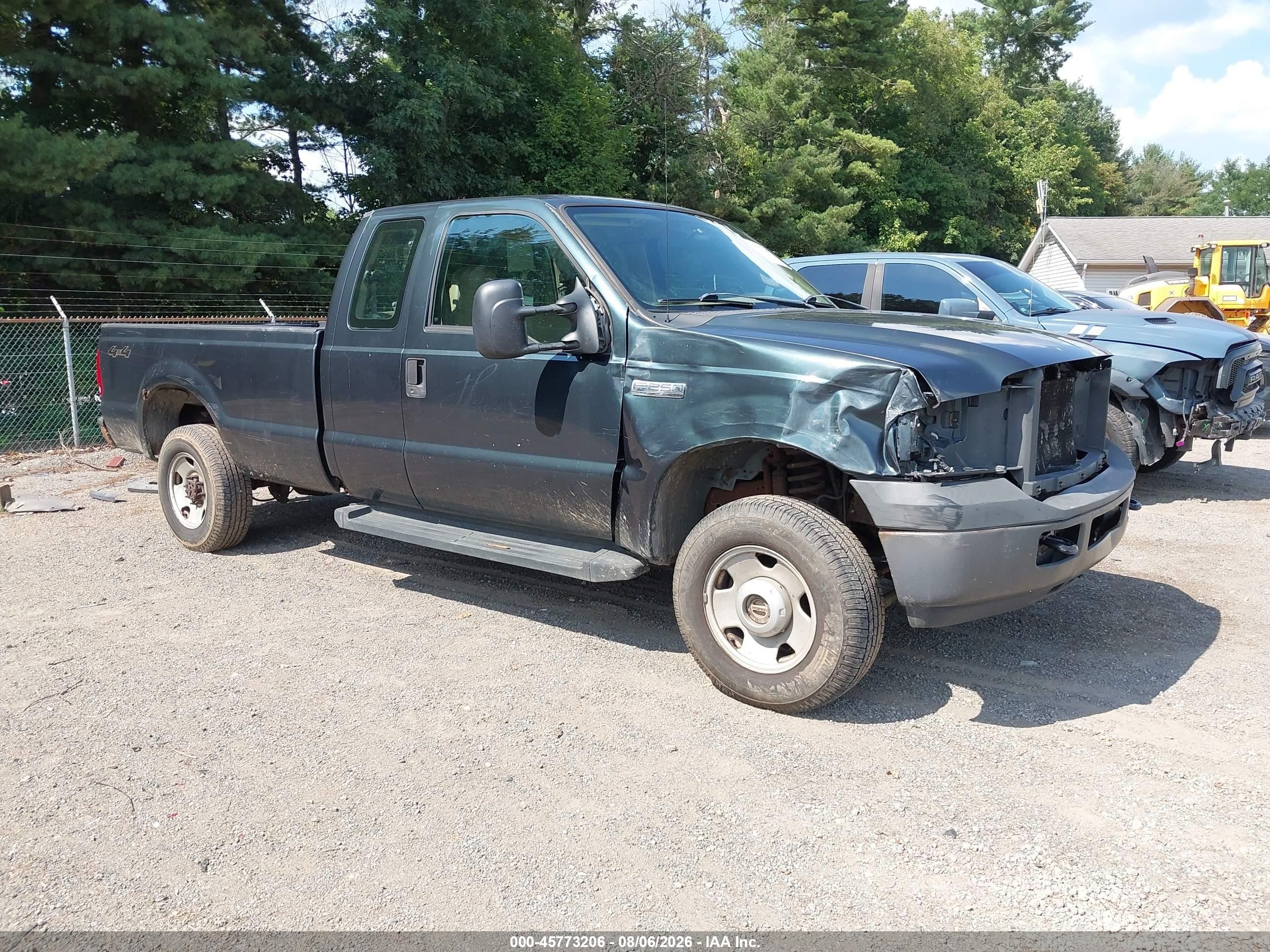 2006 Ford F-250 XL, VIN 1FTSX21516ED69763 — Front end