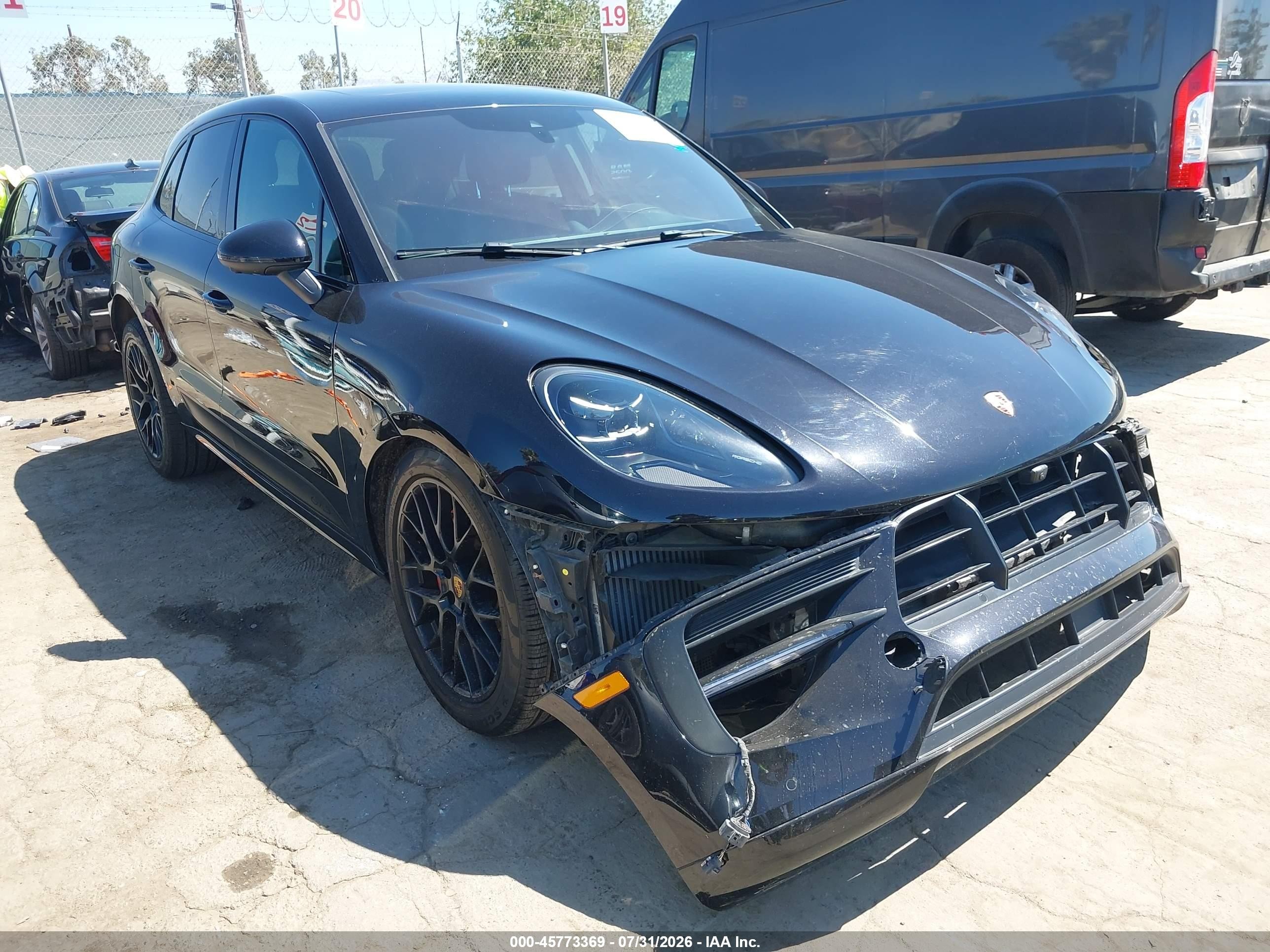 2021 Porsche Macan GTS, VIN WP1AG2A53MLB52380 — Front end