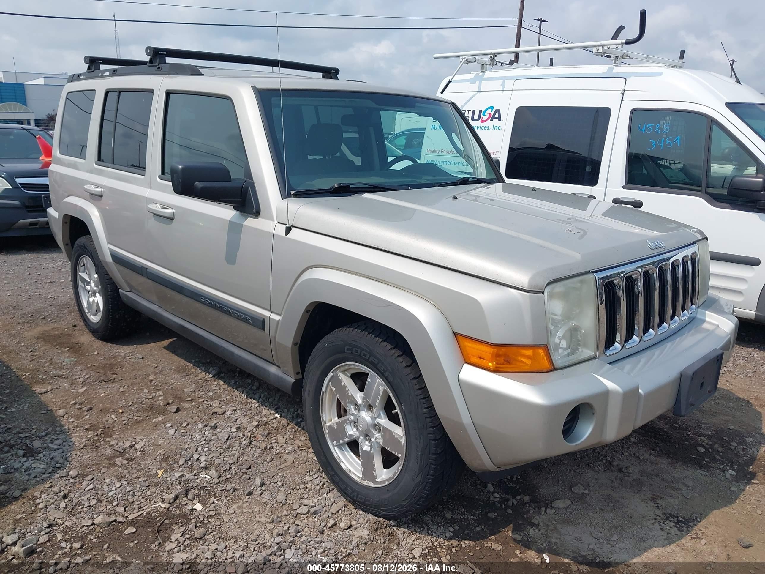 2007 Jeep Commander Sport, VIN 1J8HG48K07C546472 — Normal wear