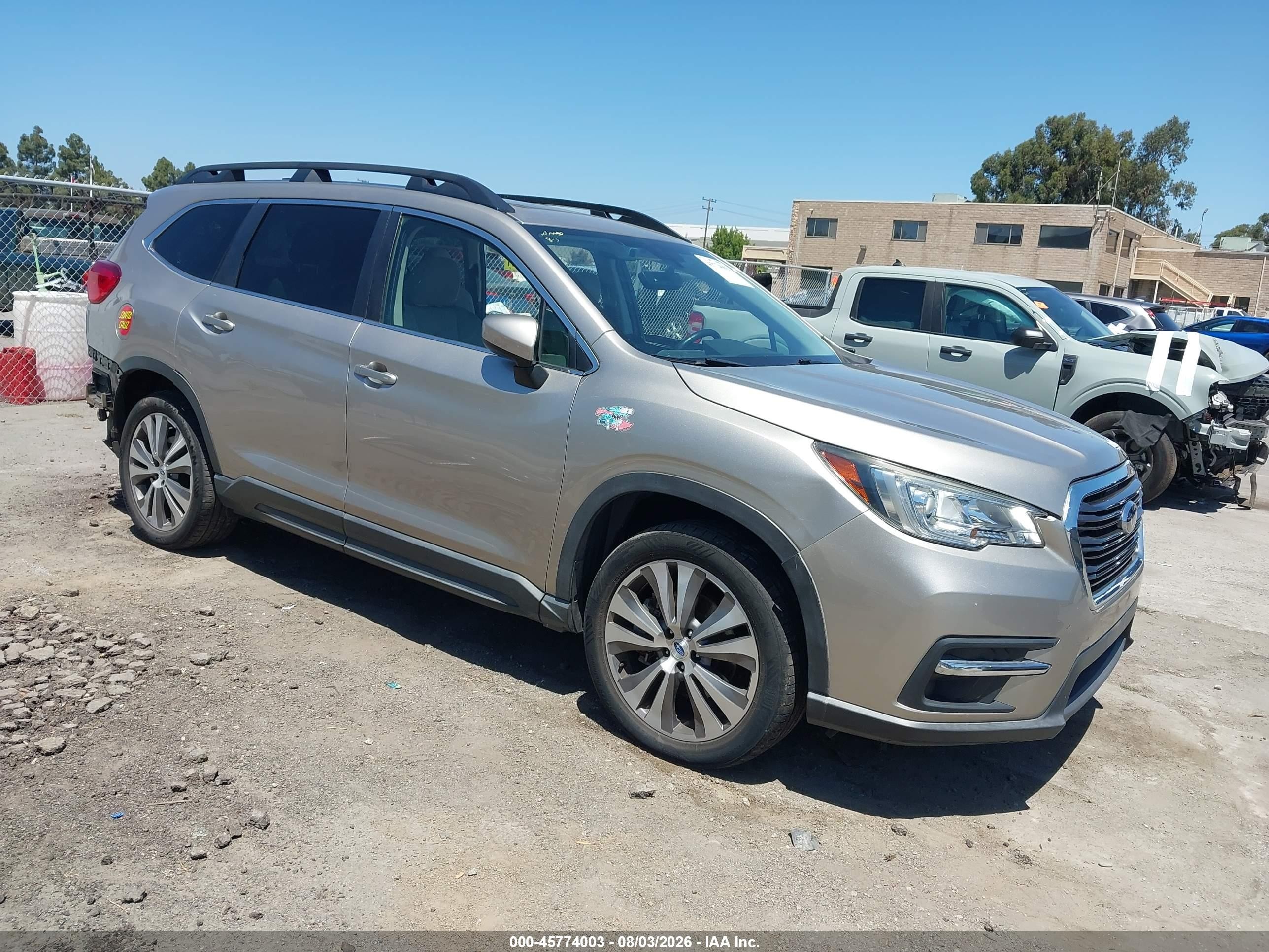 2020 Subaru Ascent Premium, VIN 4S4WMAHD9L3427929 — Side