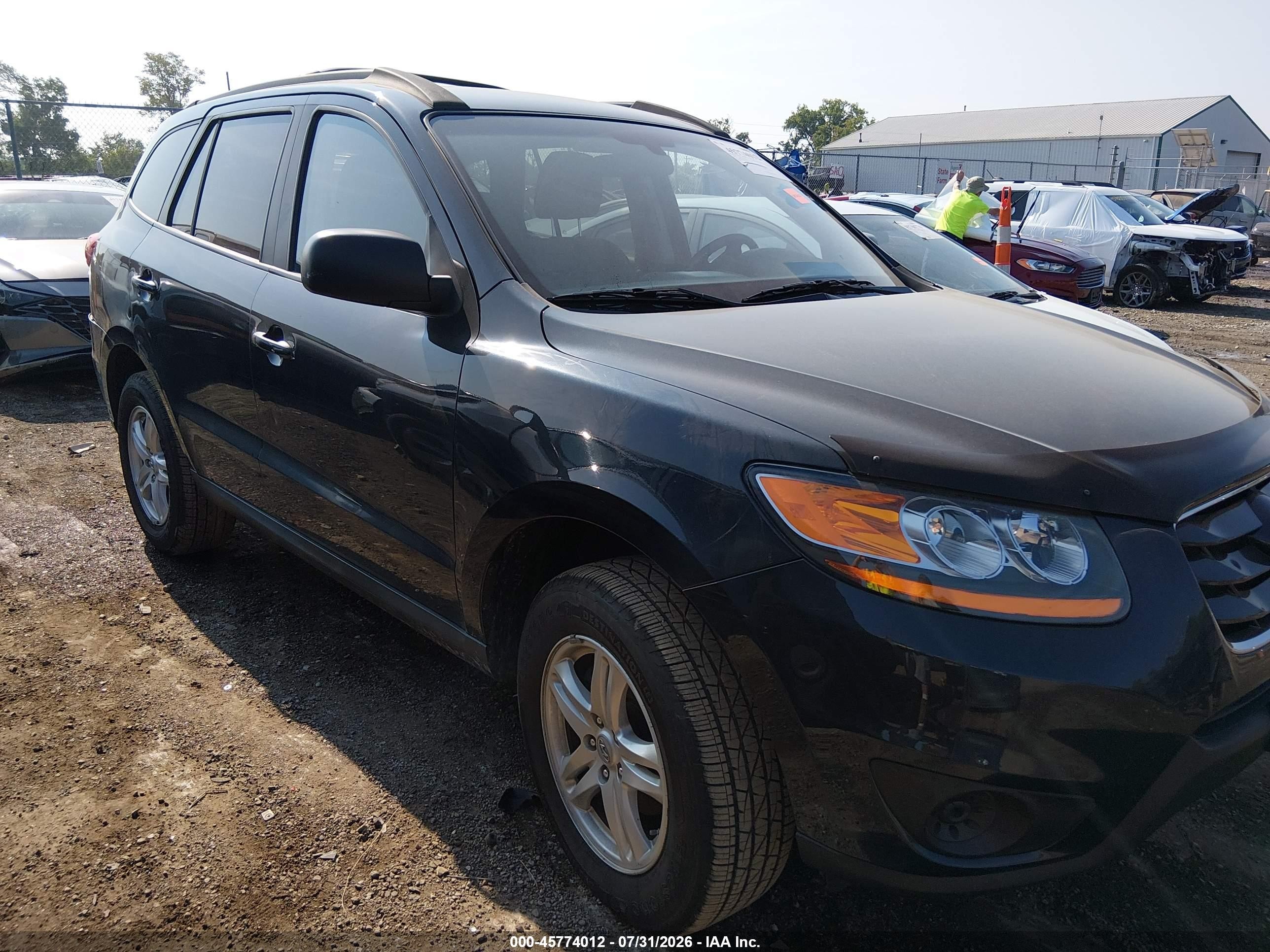 2010 Hyundai Santa Fe GLS, VIN 5NMSG3AB6AH346500 — Rear end