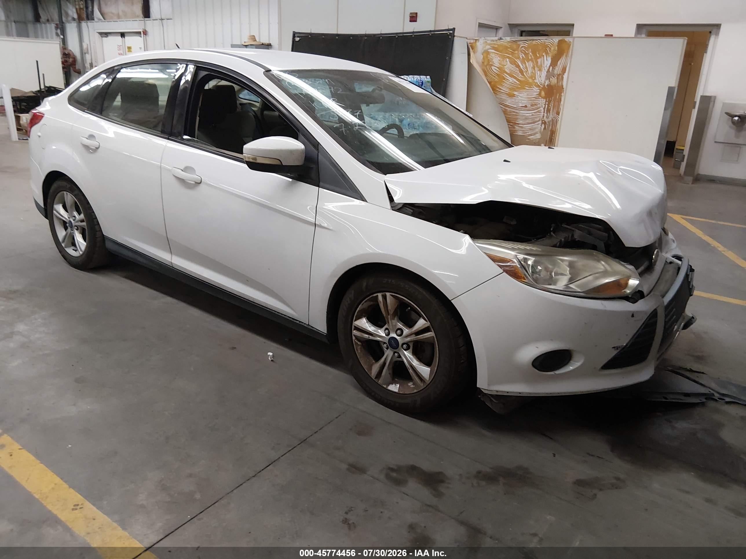 2014 Ford Focus SE, VIN 1FADP3F26EL333791 — Front end