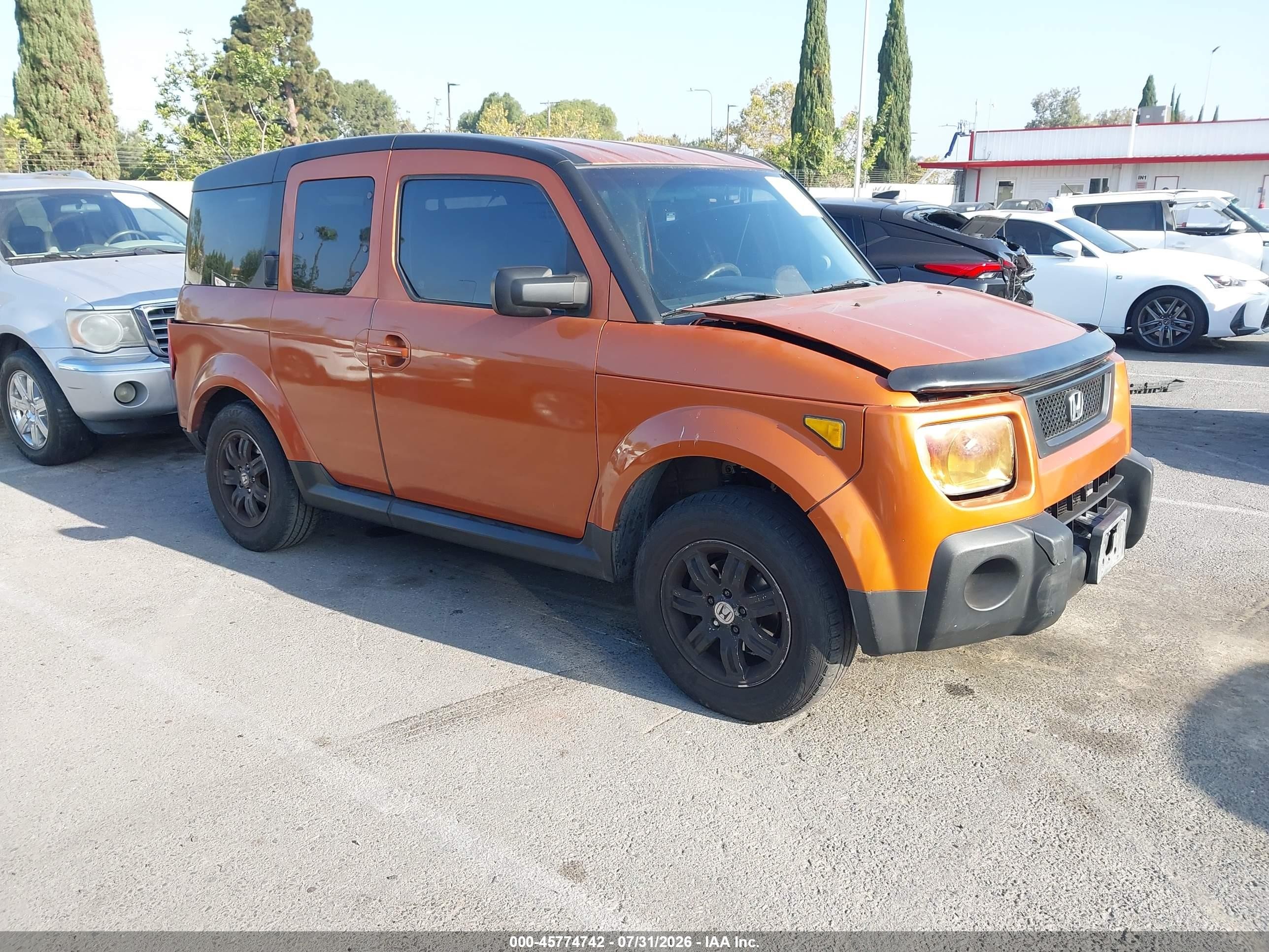 2006 Honda Element EX-P, VIN 5J6YH28766L026936 — Rear end